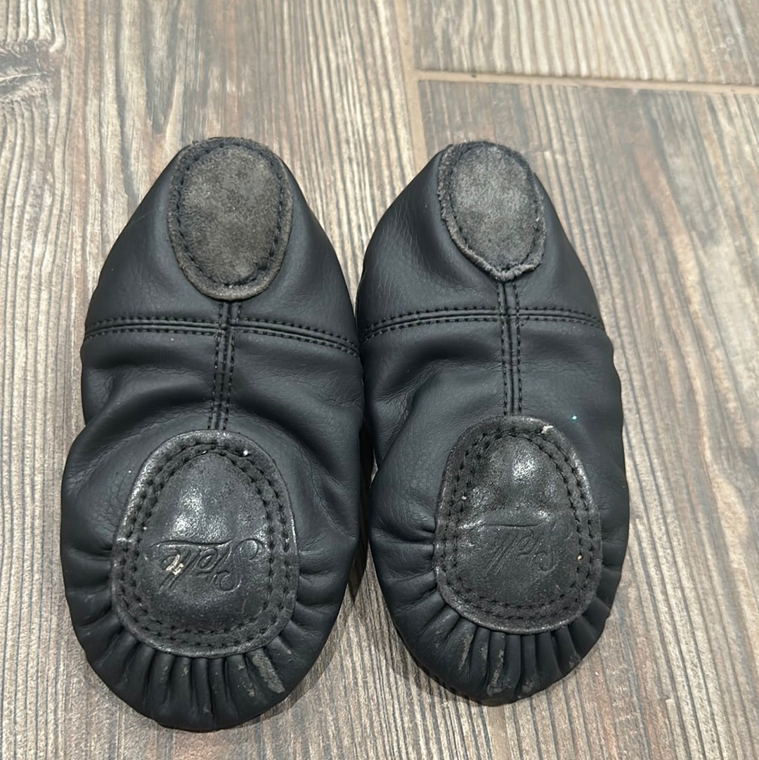 Size 6 Toddler black dance Shoes - Good Used Condition