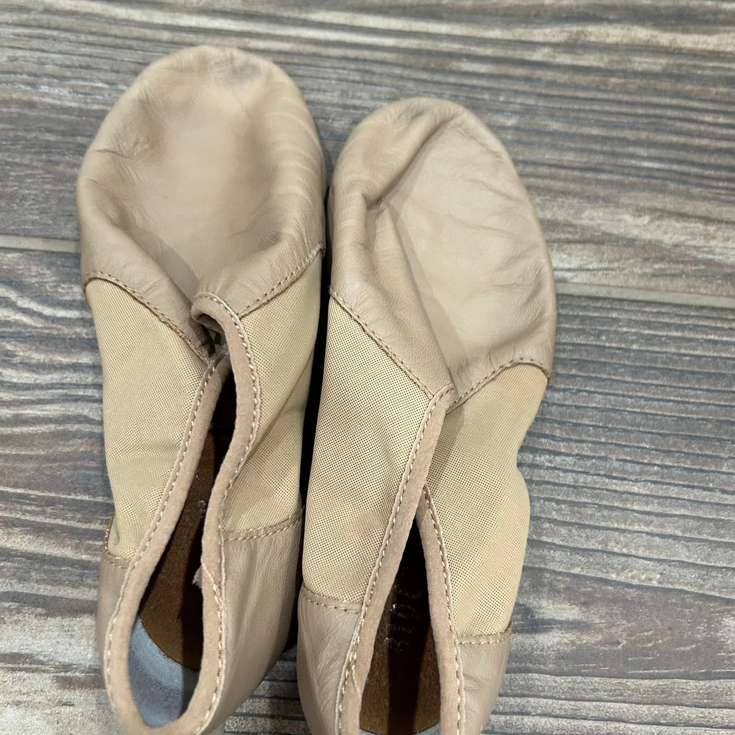 Girls Size 11/12 (Toddler) Bloch Tan Jazz Shoes - Good Used Condition