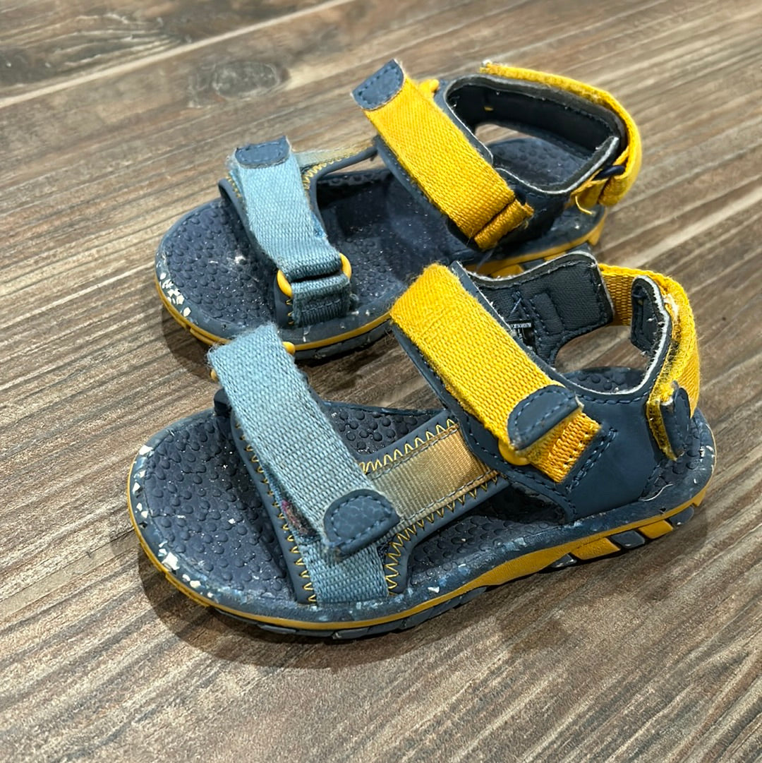 Boys Size 8 (Toddler) Wonder Nation Sandals - Good Used Condition