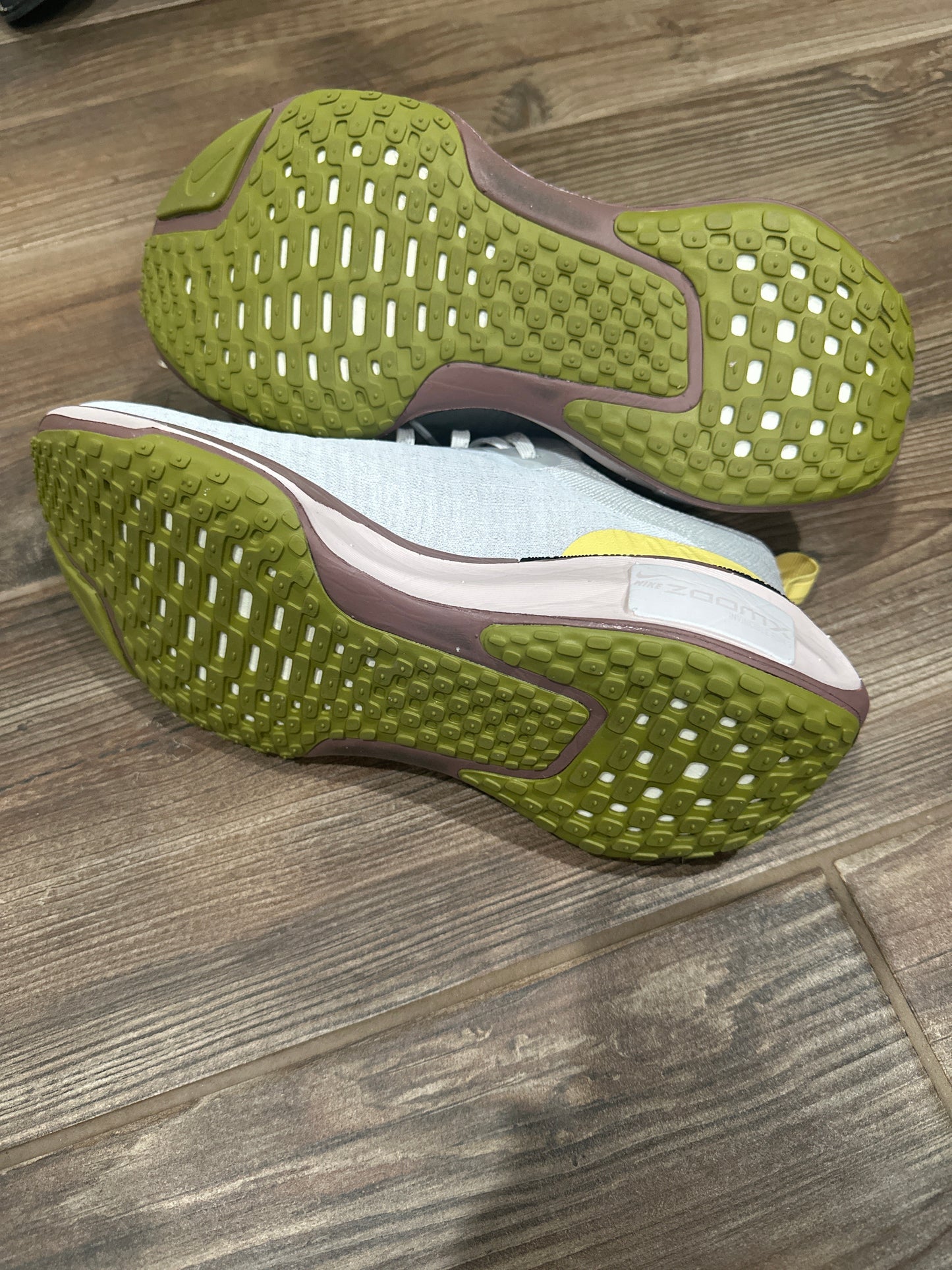 Women’s Size 9 Nike Zoom X Invincible Run 3 Photon Grey Shoes - New Without Tags