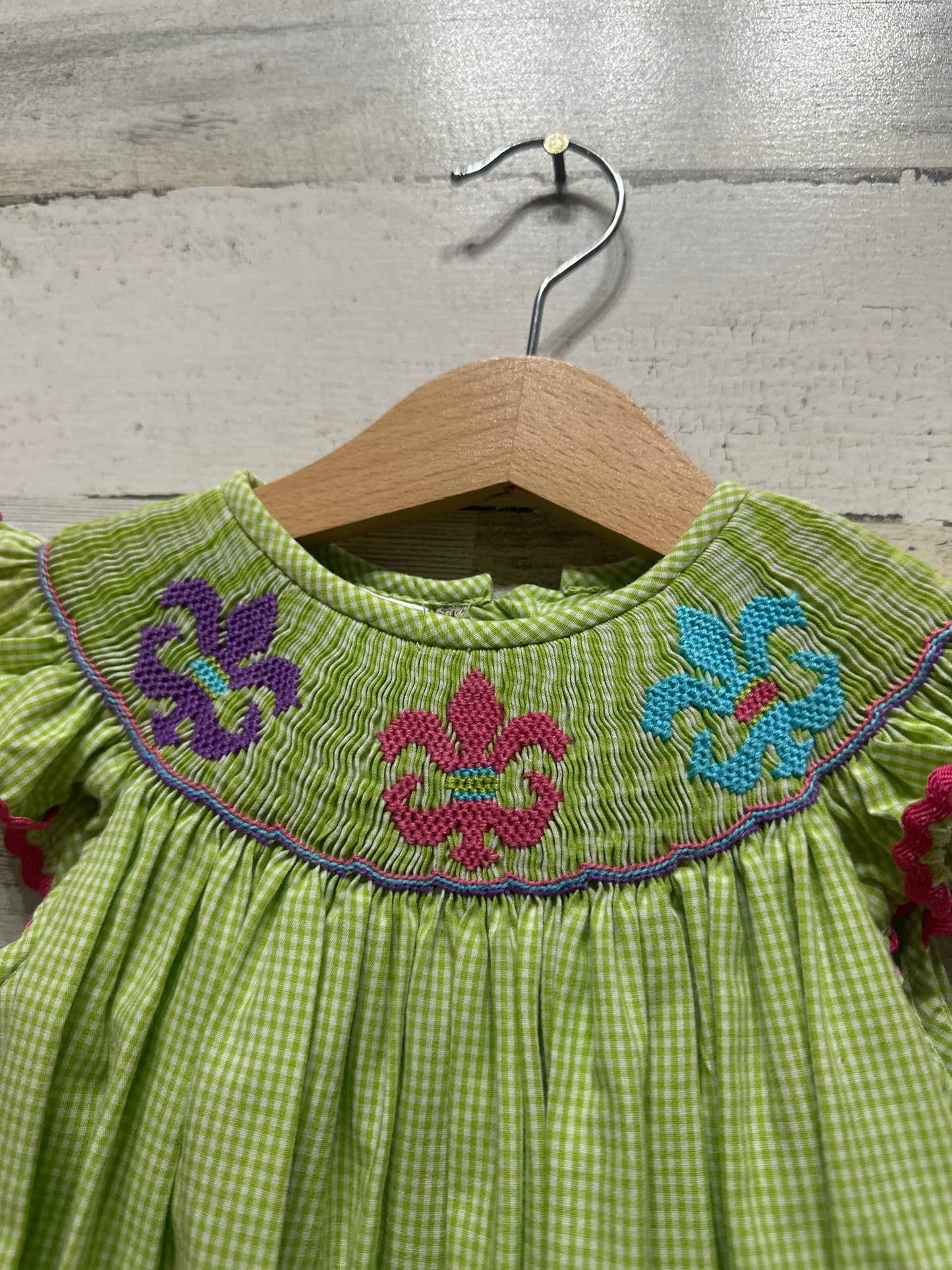 Girls Size 24m Smocktions Hand Smocked Fleur De Lis Bubble - Very Good Used Condition