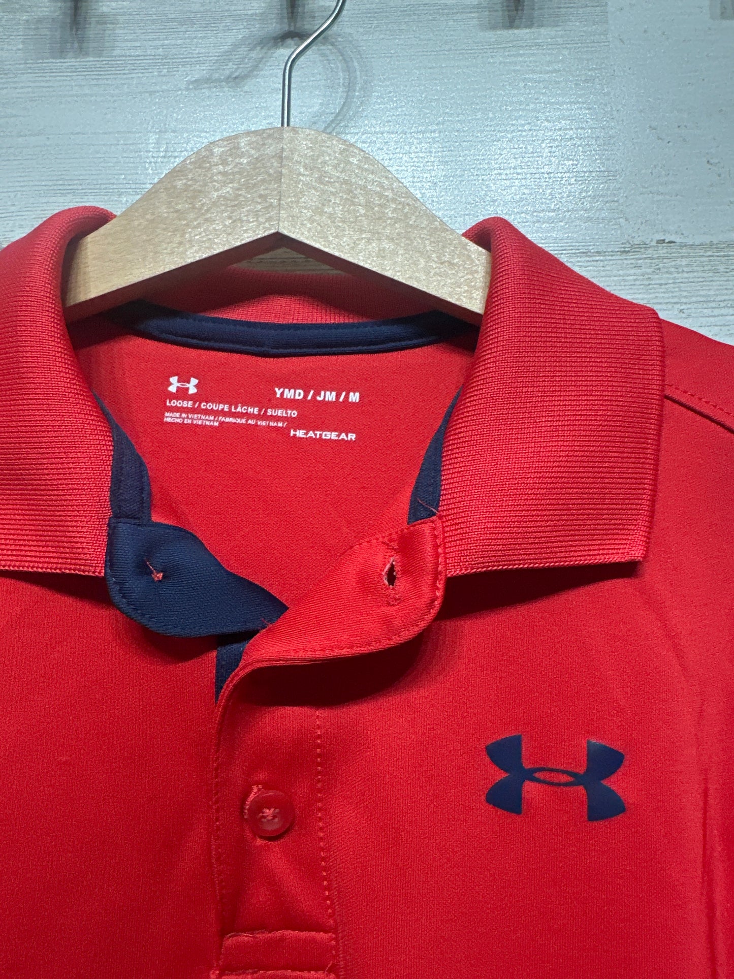 Boys Size Youth Medium (10-12) Loose Under Armour Red Heatgear Polo Shirt - Very Good Used Condition