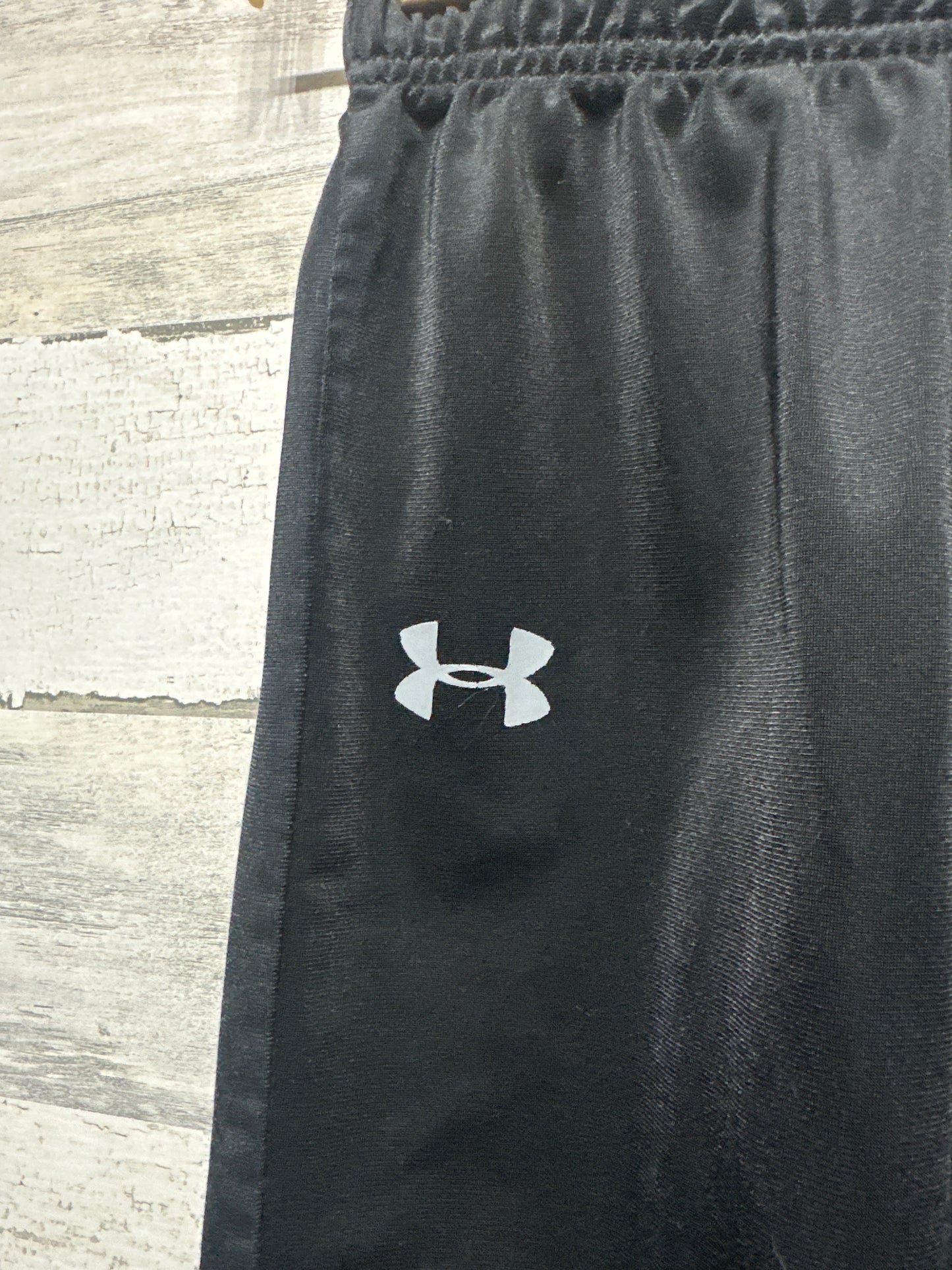 Boys Size 4 Under Armour Black Athletic Pants - Good Used Condition