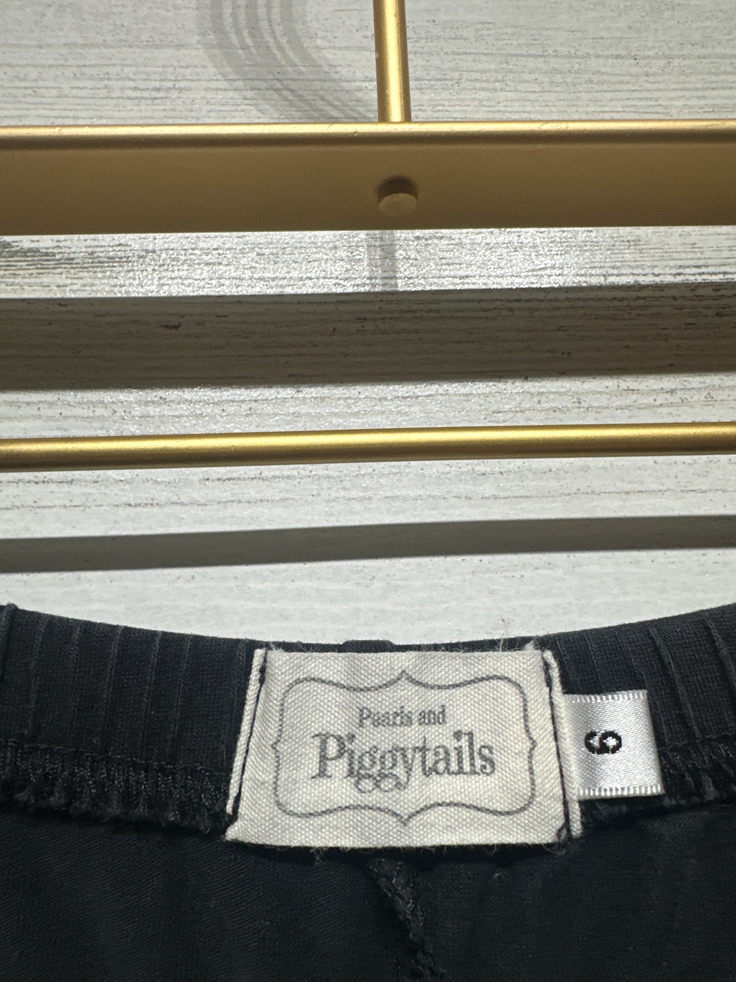 Girls Size 6 Pearls and Piggytails Black Ruffle Shorts - Good Used Condition