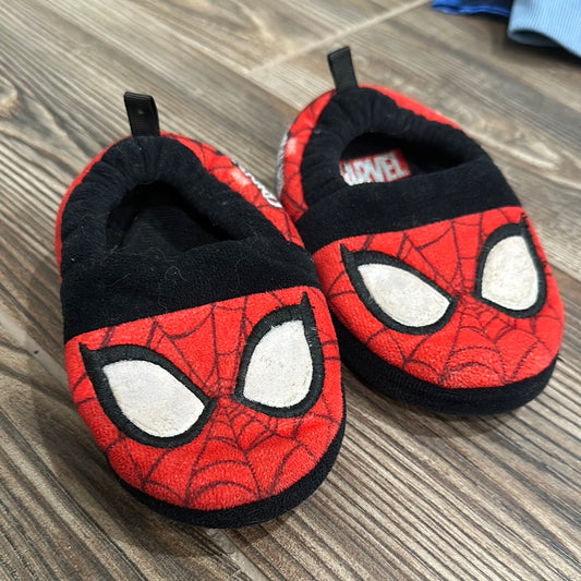 Boys Size 7/8 Spiderman Slippers - play condition