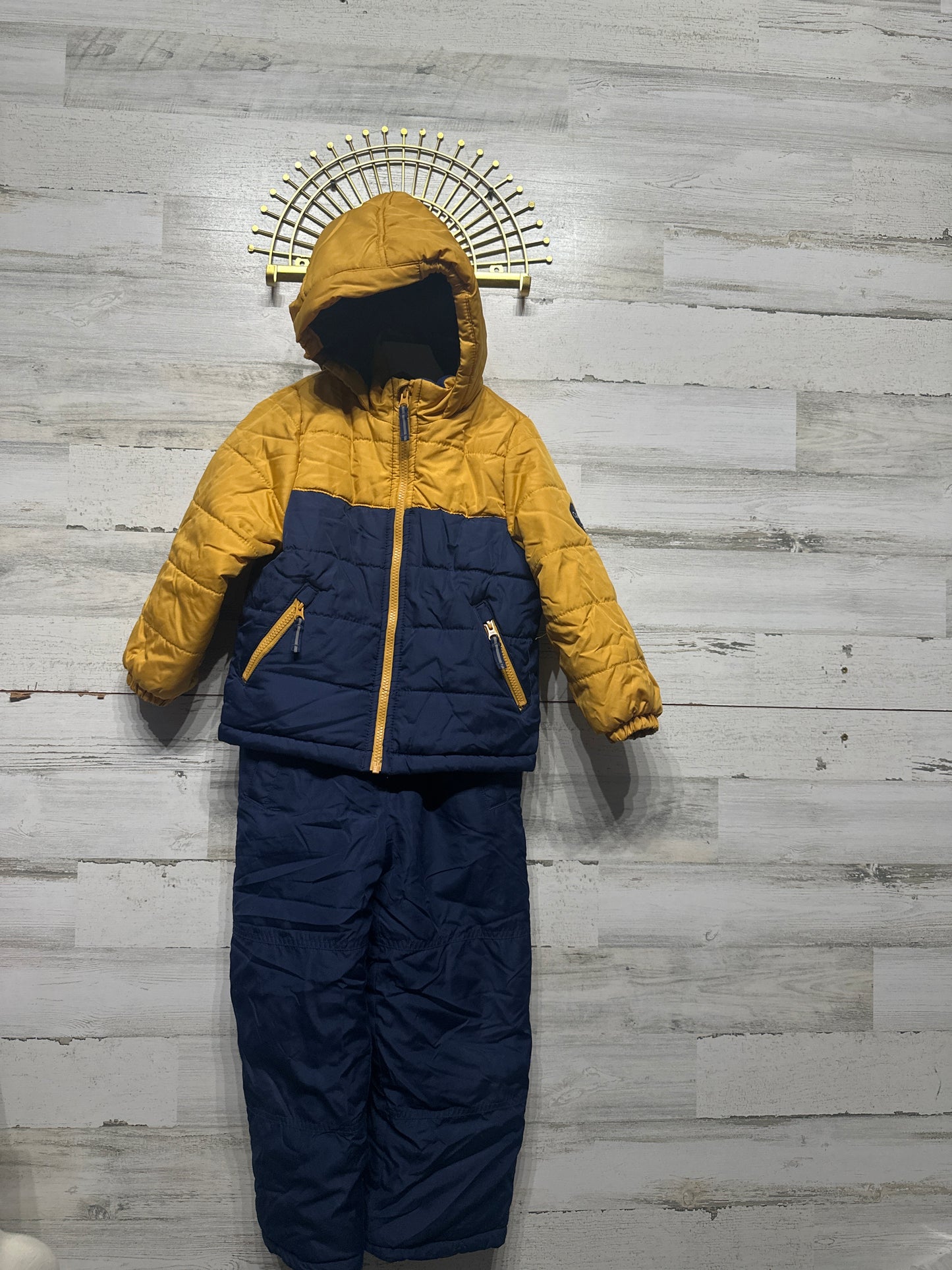 Boys Size 5 Osh Kosh Snowbib and Jacket Set - Good Used Condition