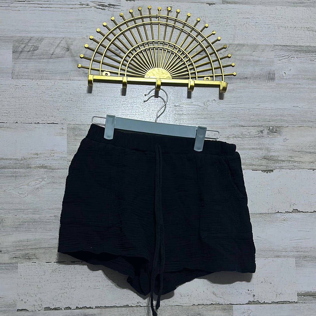 Women’s Size Medium Shein black shorts - good used condition
