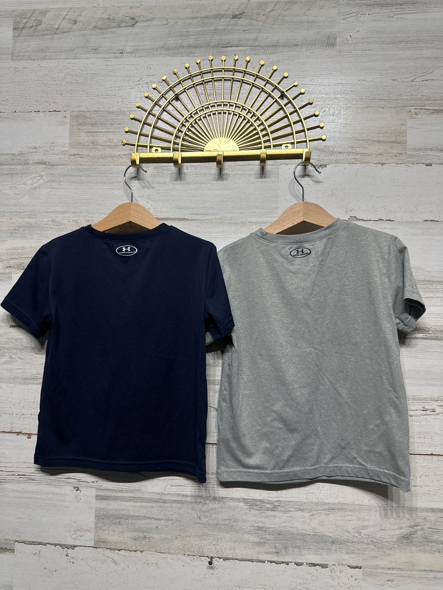 Boys Size 5 Under Armour Short Sleeve Shirts (2 Pieces) - Very Good Used Condition