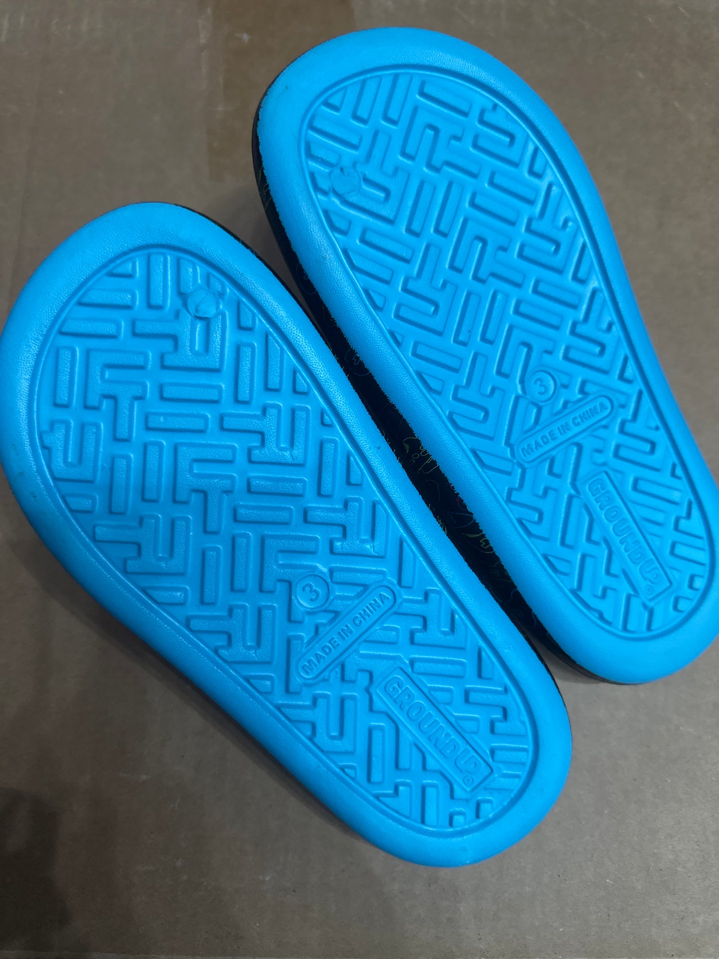 Boys Size 3 Youth Ground Up Video Game Controller Slide on Shoes - Very Good Used Condition