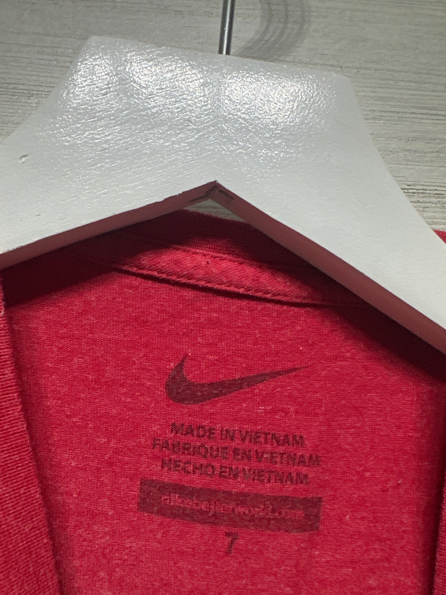 Boys Size 7 Red Nike Tee - Good Used Condition*