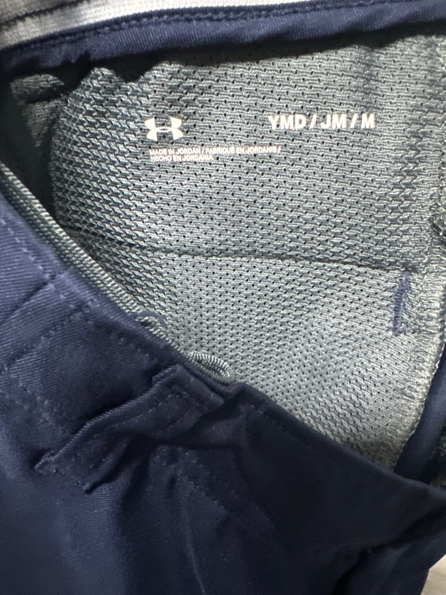 Boys Youth Medium (10/12) Under Armour Navy Adjustable Waist Shorts - Very Good Used Condition