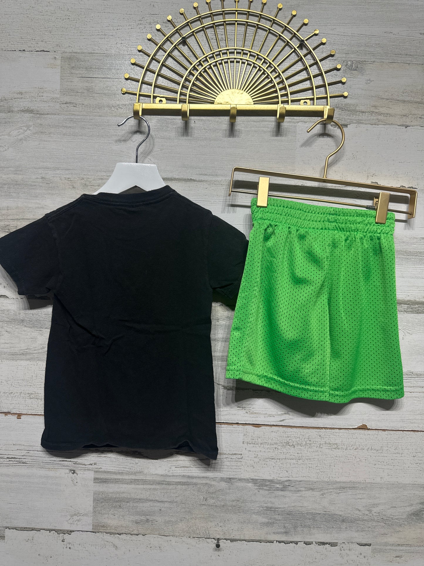 Boys Size 4t/4 Grave Digger T-Shirt and Puma Green Shorts - Good Used Condition