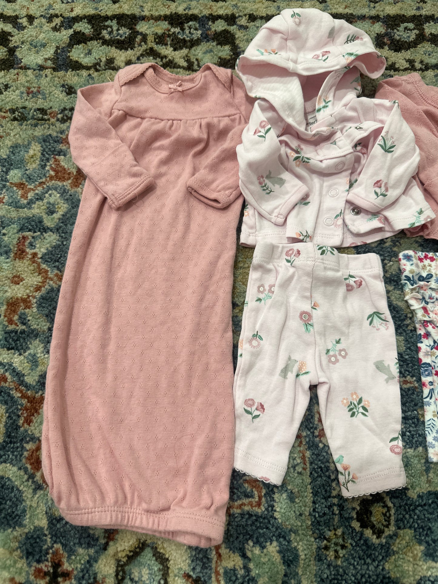 Preemie Girls Bundle 6 Pieces Carter’s VGUC