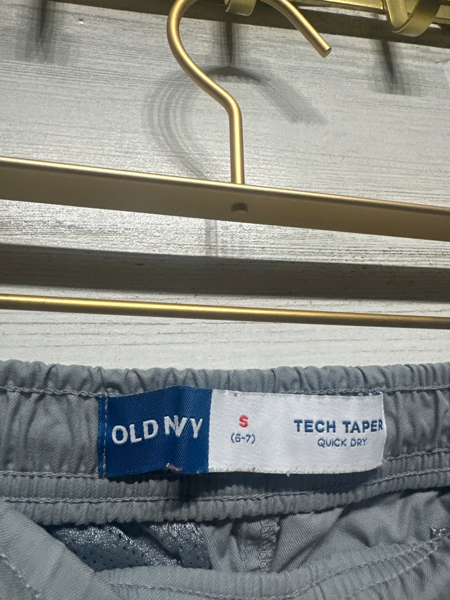 Boys Size 6-7 (Small) Old Navy Tech Taper Quick Dry Grey Pants - Play Condition*