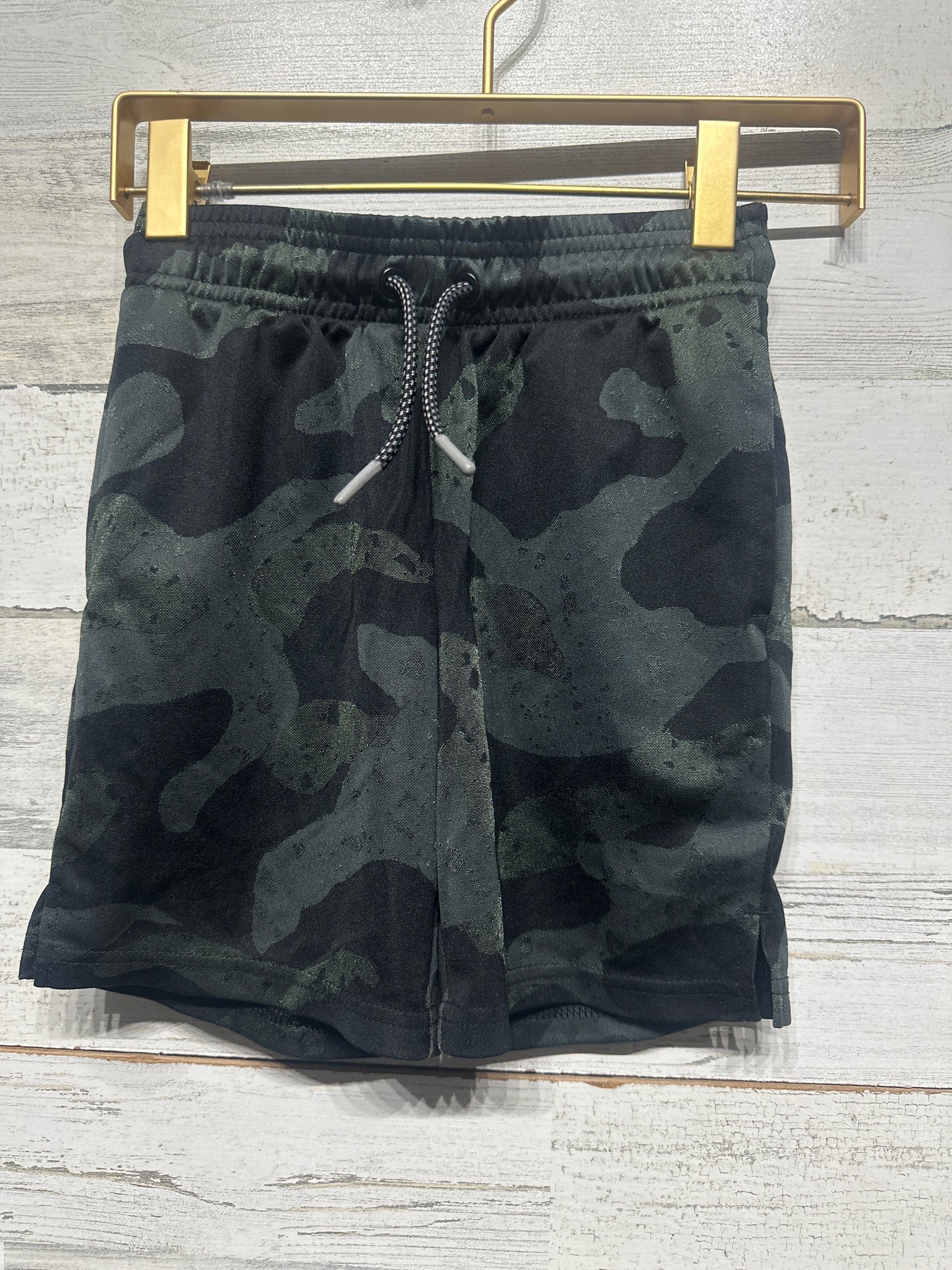 Boys Size XS 4-5 All in Motion Camo Athletic Shorts - Very Good Used Condition