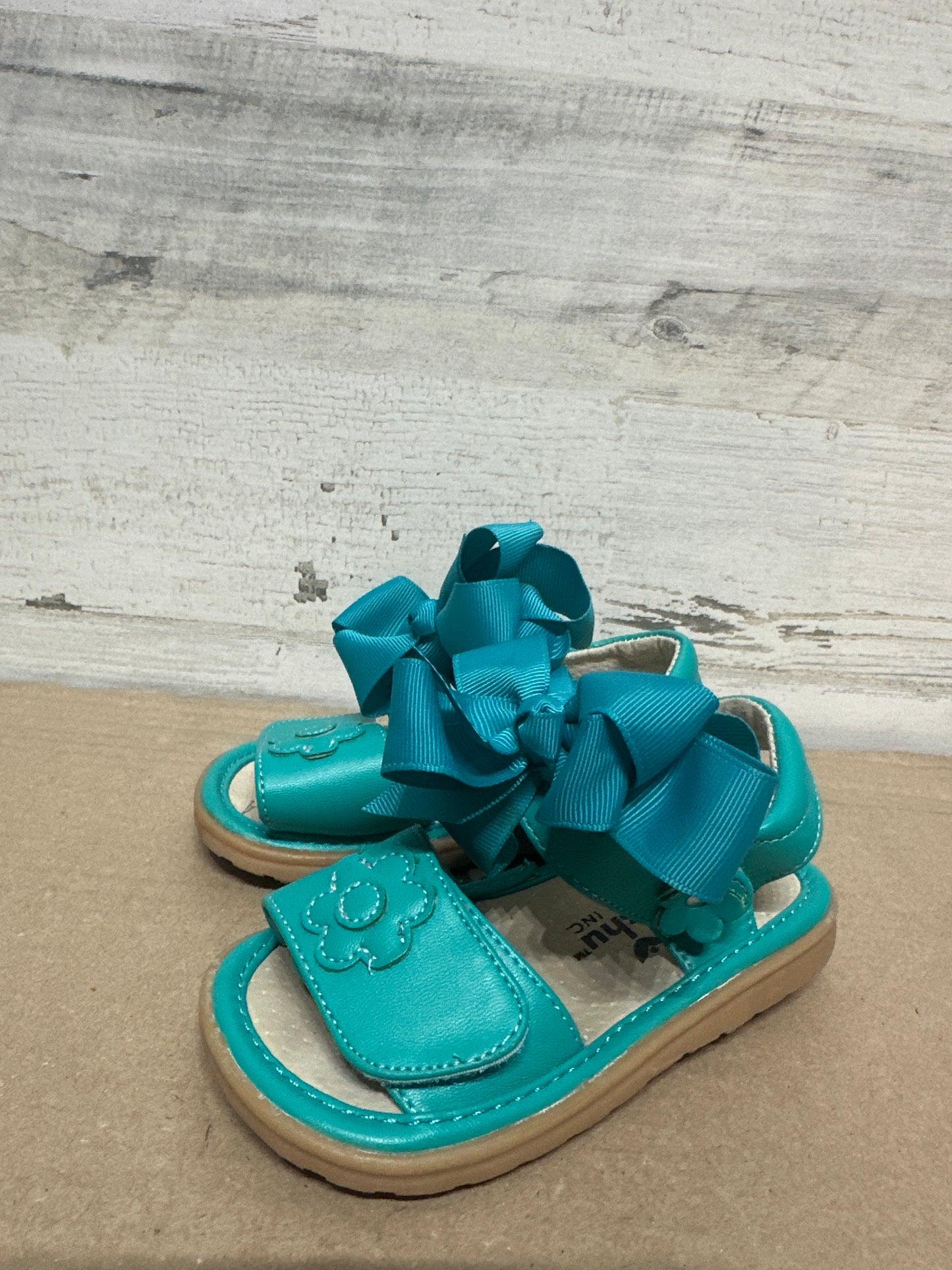Size 8/24 Toddler Mooshu Trainers Squeaker Sandals with Detachable Bows - Very Good Used Condition