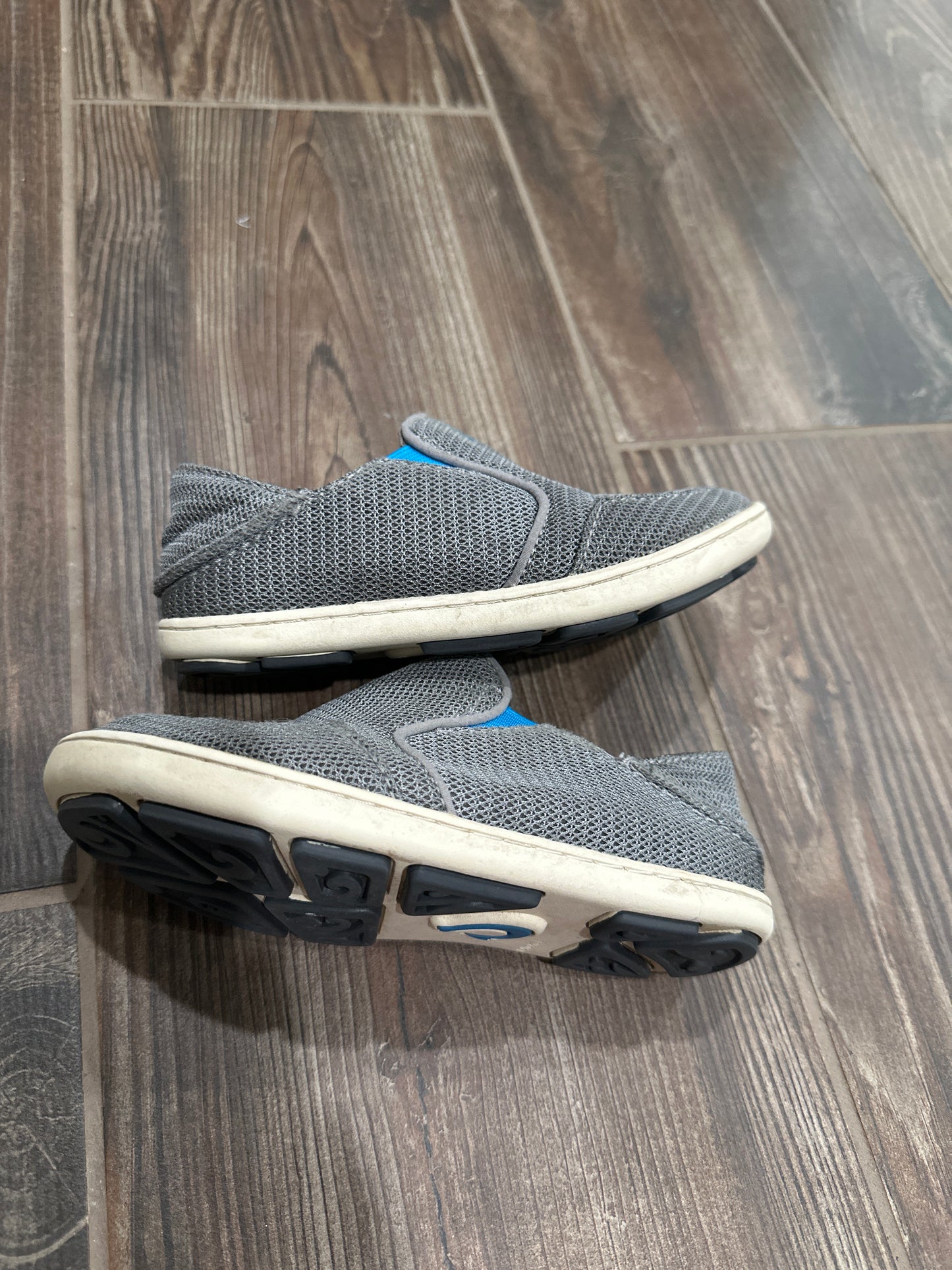 Boys Size 11 Toddler Olukai Grey Slip On Shoes - Play Condition