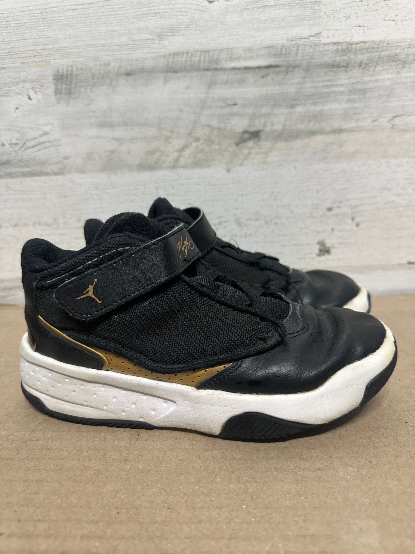 Size 1 (Youth) Jordan Max Aura 4 Black and Gold Shoes - Good Used Condition