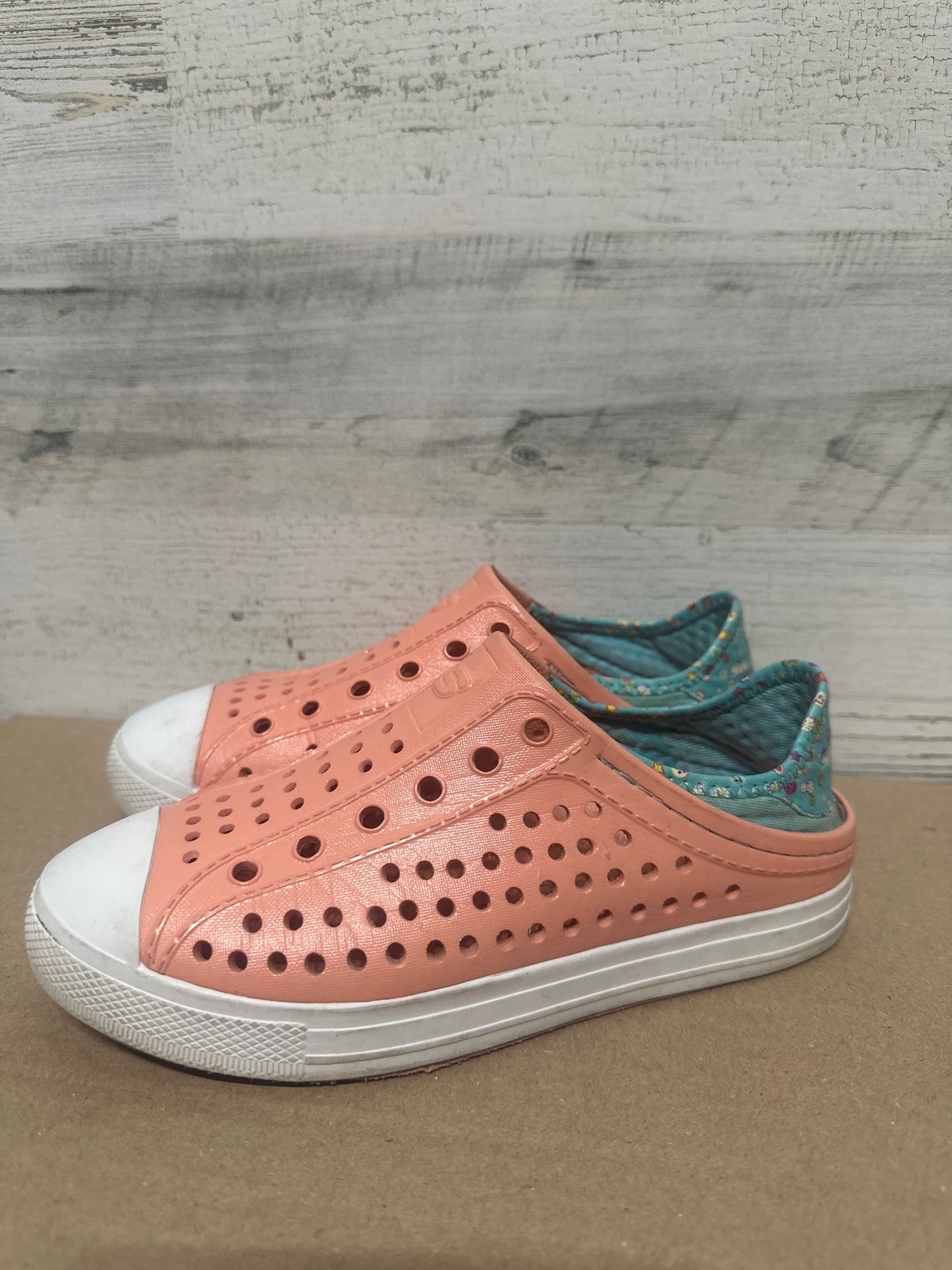 Girls Size Youth 3 Skechers Foamies Slip On Shoes - Good Used Condition