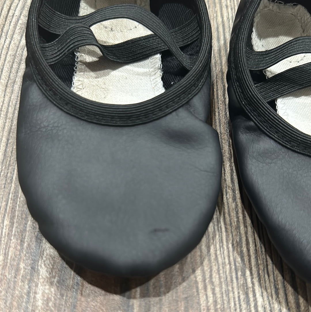 Size 6 Toddler black dance Shoes - Good Used Condition