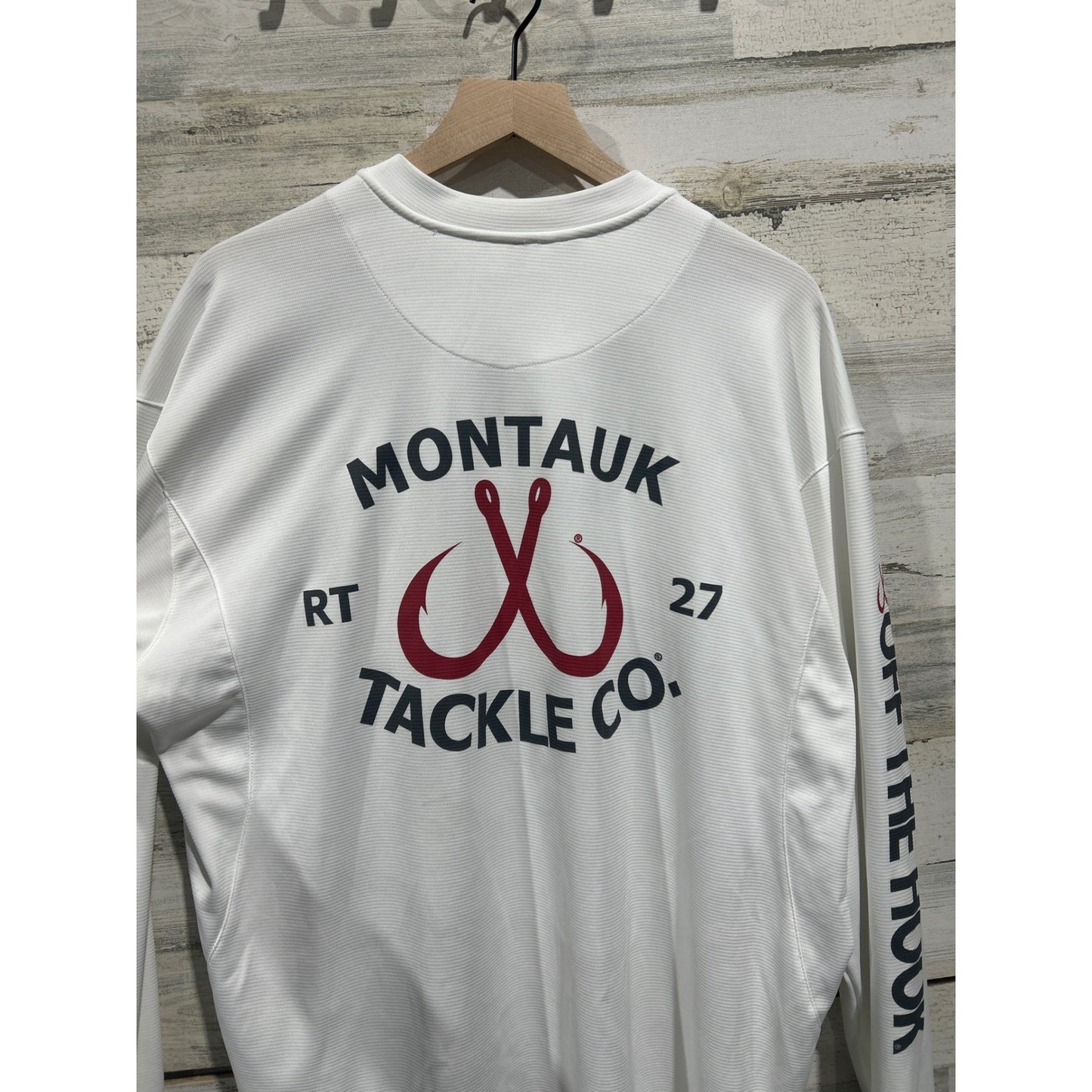 Montauk Tackle Co Fishing Shirt Men XL White Off The Hook Graphic Coastal EUC3