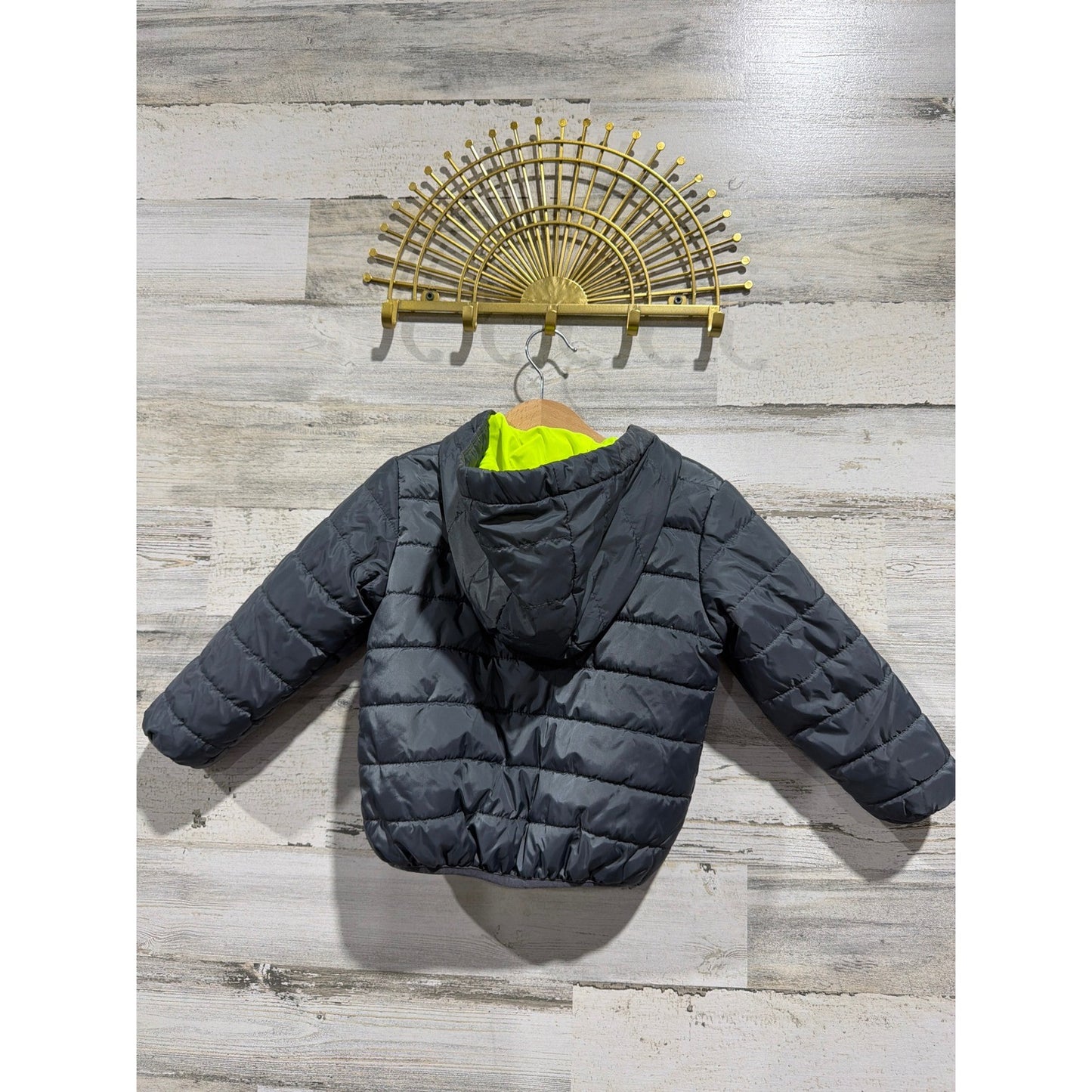 Nike Puffer Jacket Boys 2T Grey Volt Green Hooded Quilted Sportswear EUC6