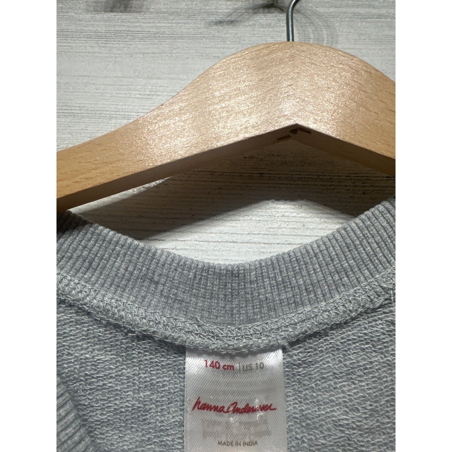Hanna Andersson Sweatshirt Girls 10 Gray Red Heart Graphic Raglan EUC2