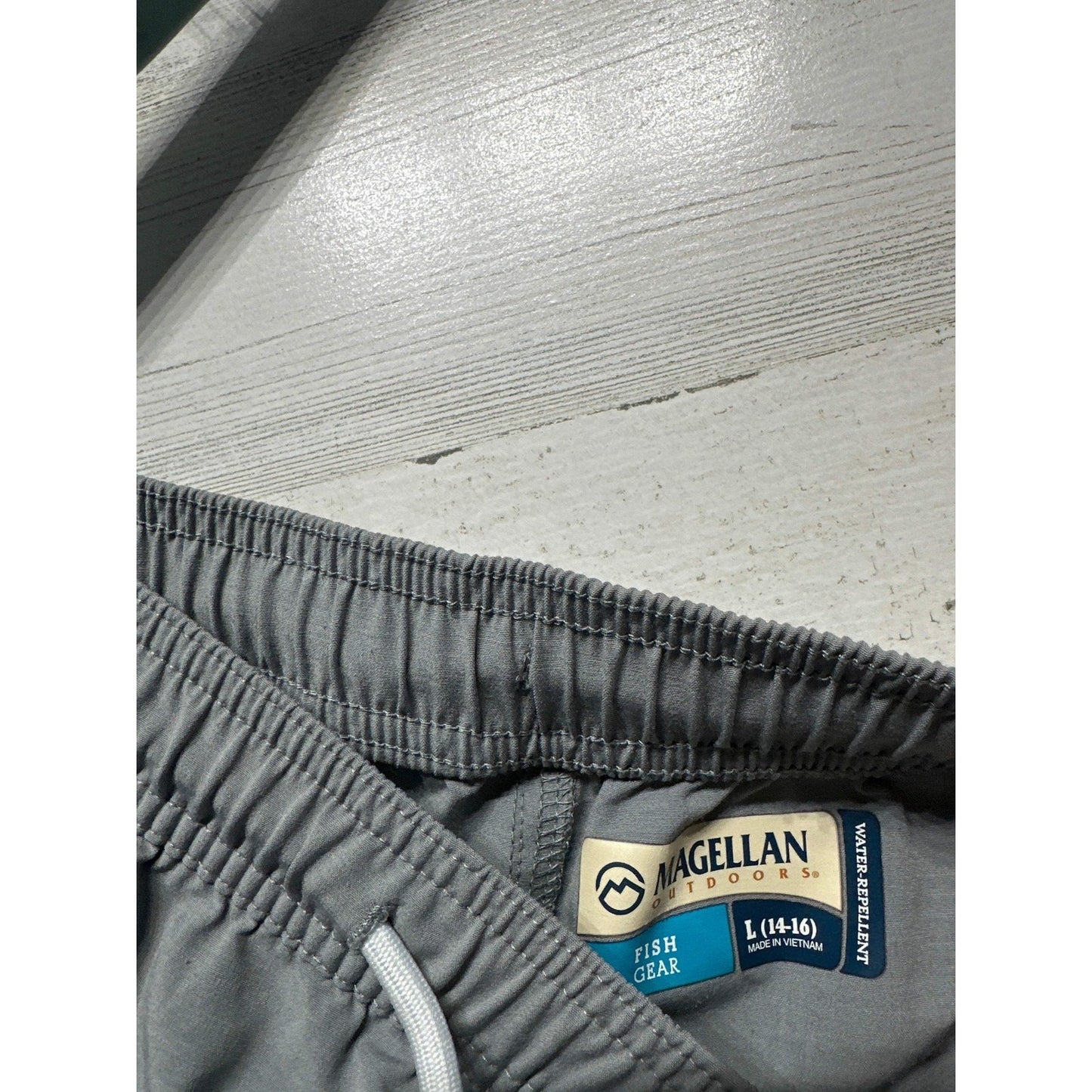 Magellan Fishing Shorts Boys 14/16 Gray Fish Gear Water Repellent EUC2