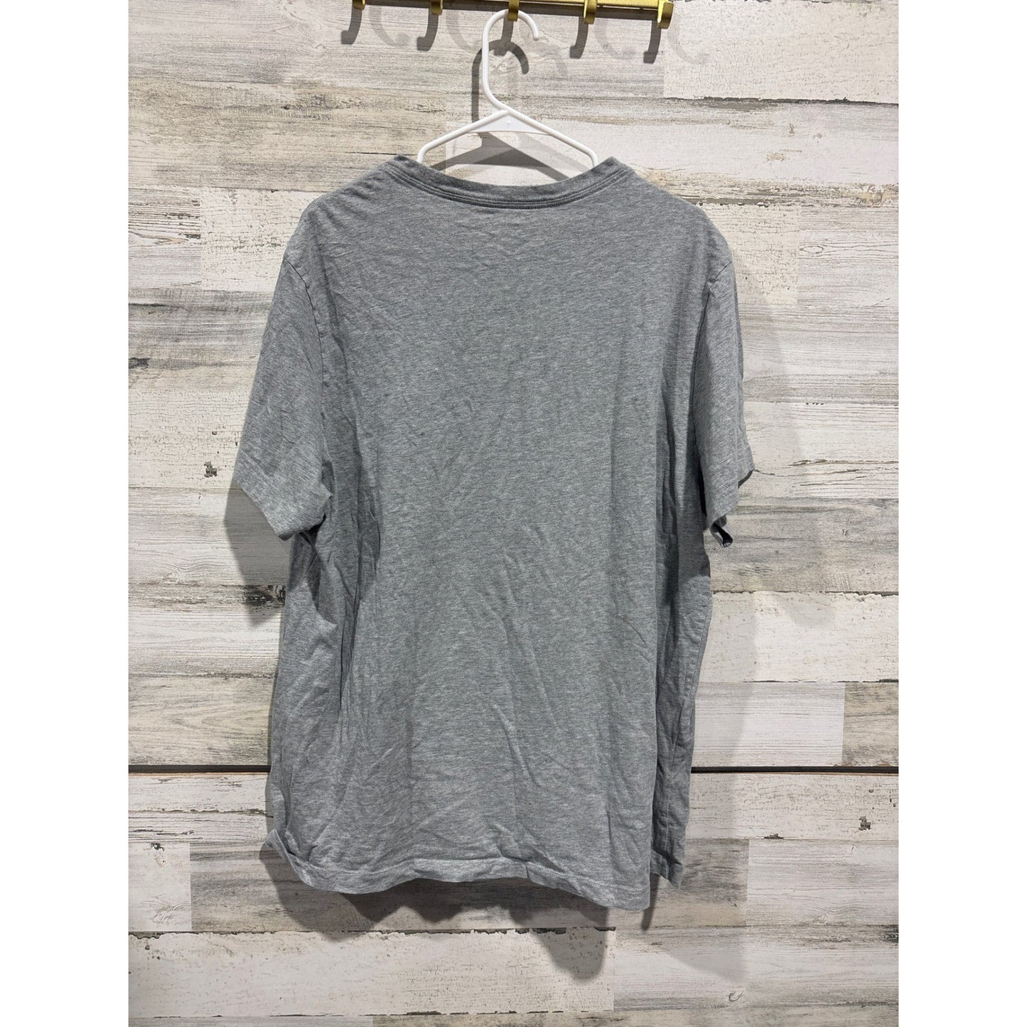 Nike T-Shirt Mens XL Gray Embroidered Logo Sportswear Essential EUC2