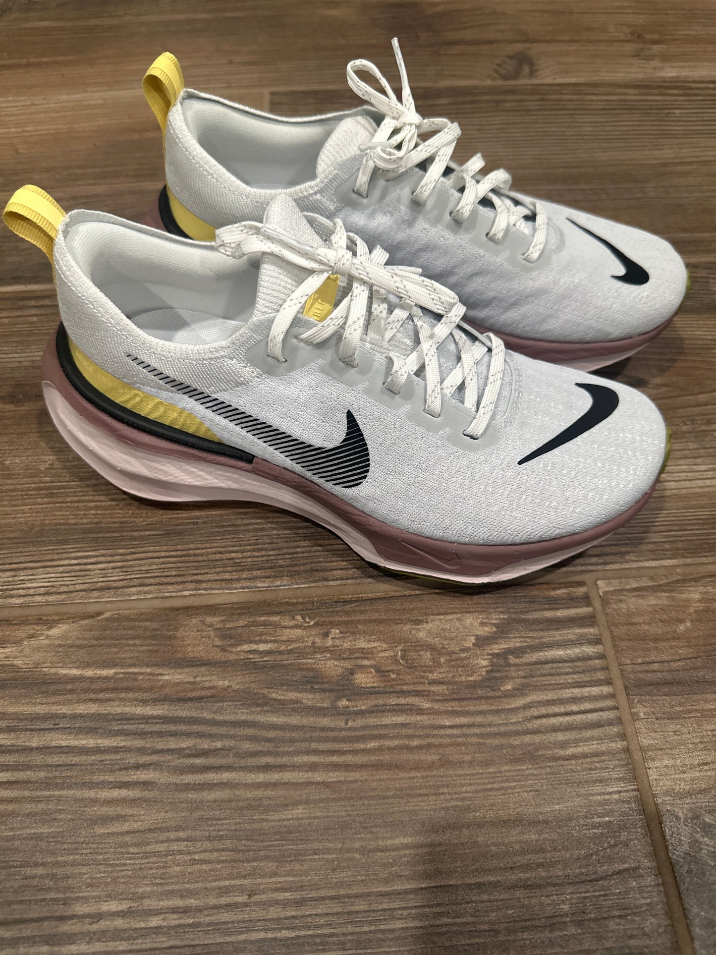 Women’s Size 9 Nike Zoom X Invincible Run 3 Photon Grey Shoes - New Without Tags