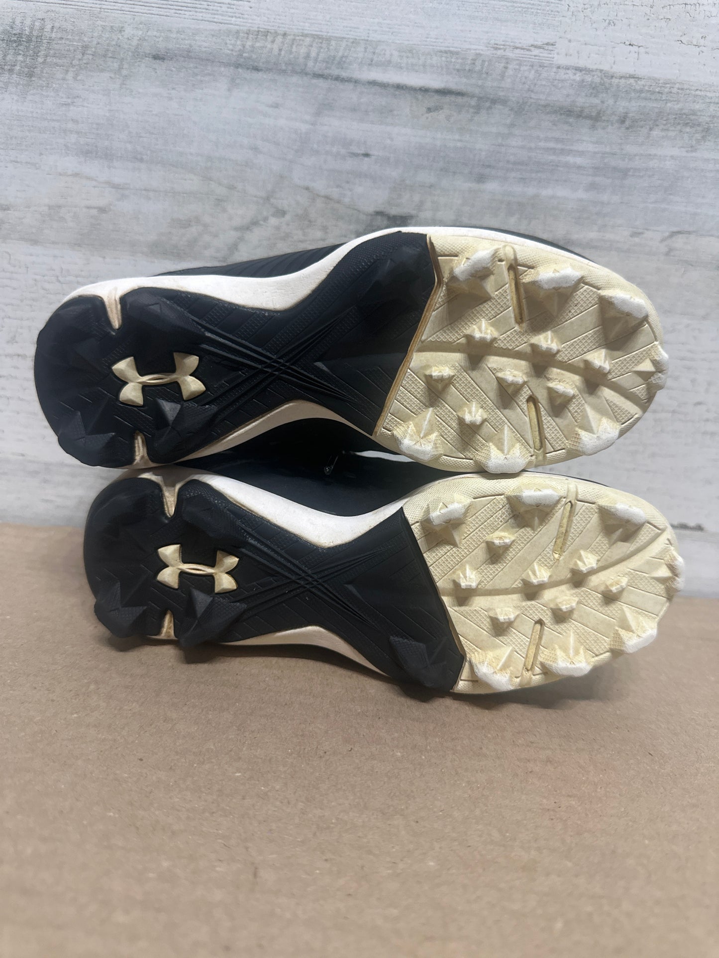 Size 13 (Little Kid) Under Armour Lead Off Baseball Cleats - Good Used Condition