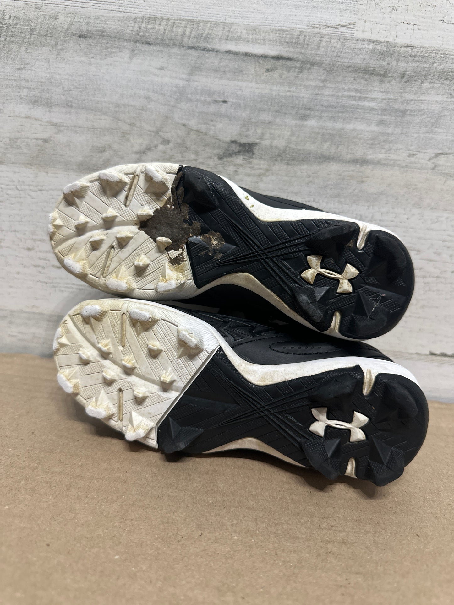 Size 12 (Little Kid) Under Armour Baseball Cleats - Very Good Used Condition