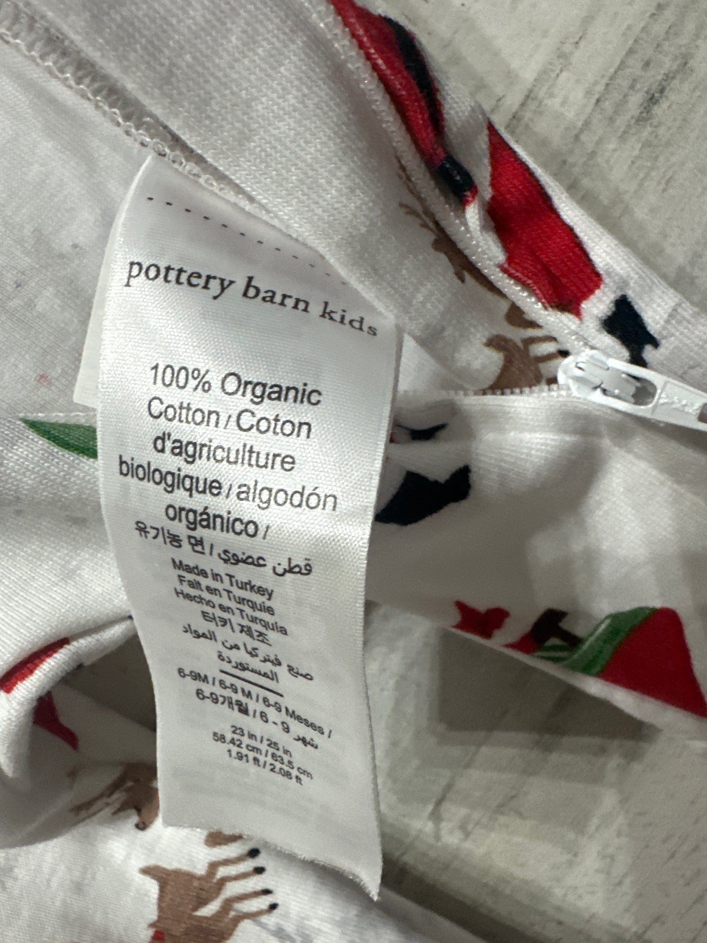 Size 6-9m Pottery Barn Organic Cotton Holiday Footed Sleeper - Very Good Used Condition