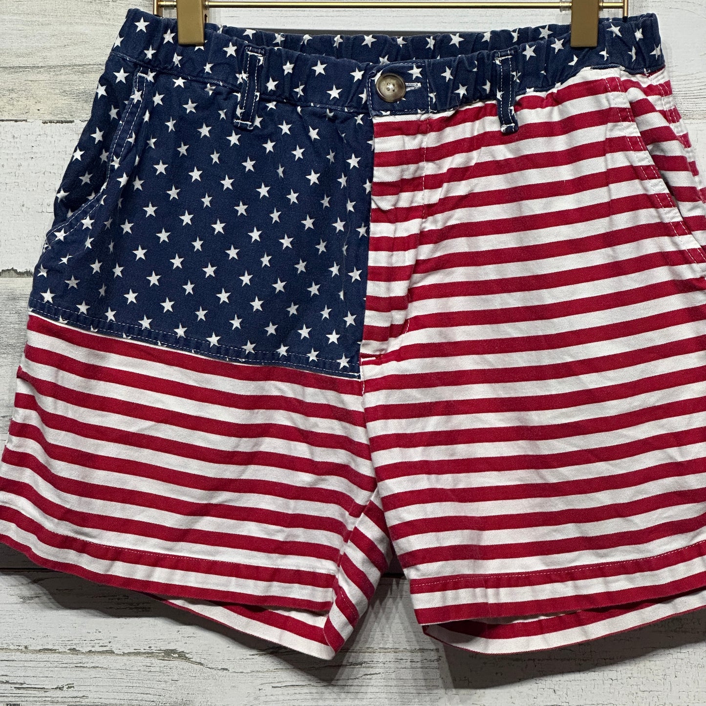 Men's Size Medium Chubbies Red White and Blue Shorts - Good Used Condition