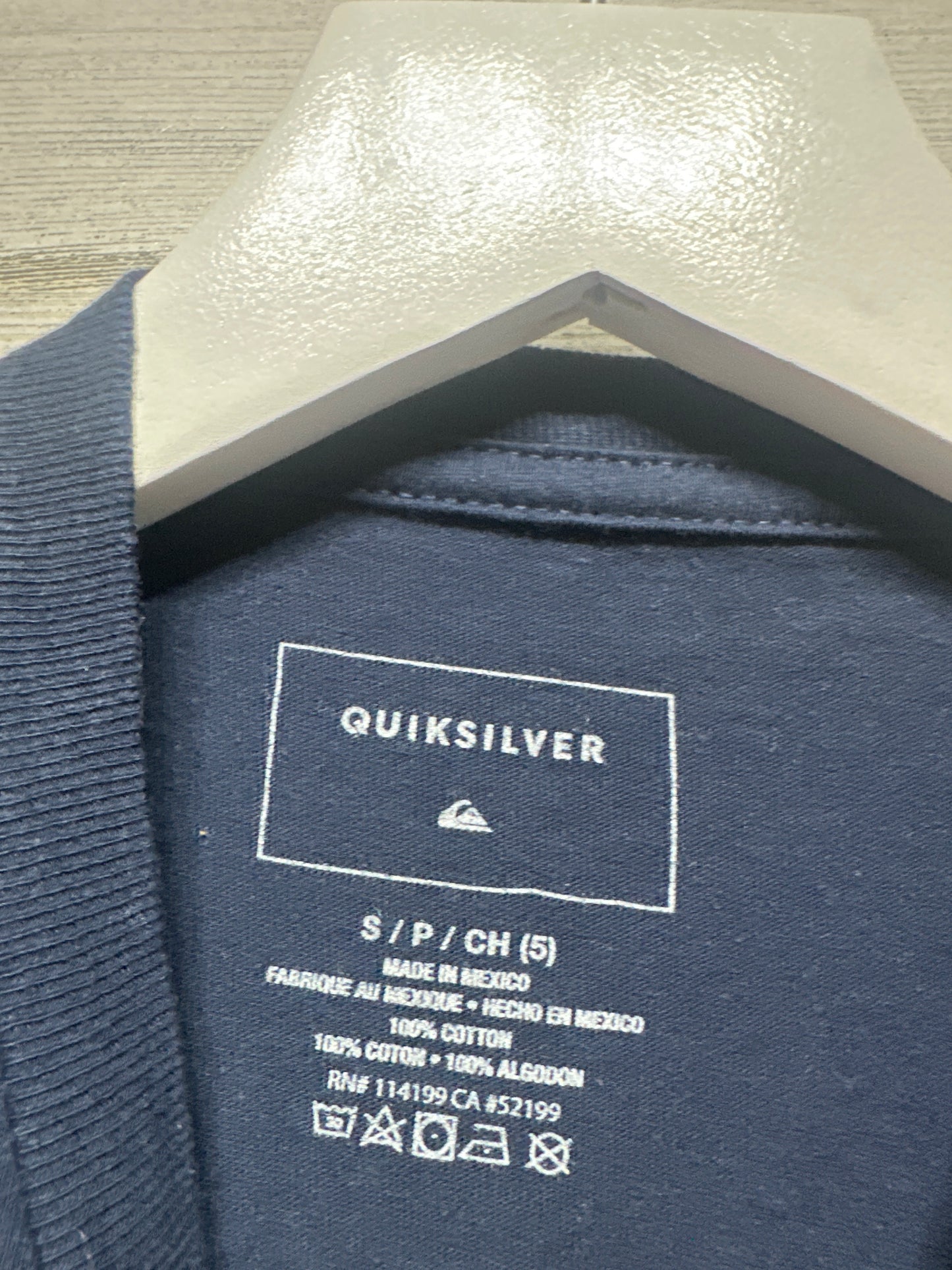Boys Size 5 Small Quicksilver T-Shirt - Very Good Used Condition