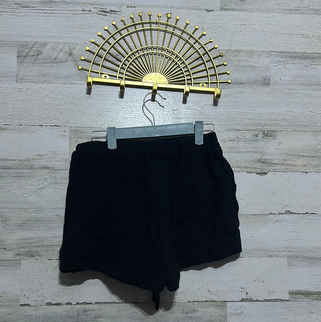 Women’s Size Medium Shein black shorts - good used condition