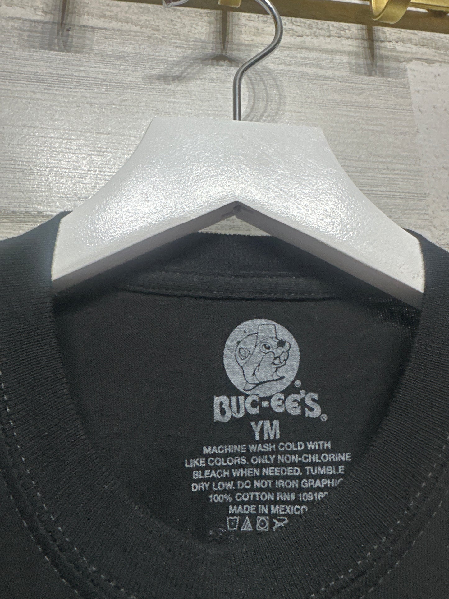 Size Youth Medium Buc-ee's Halloween T-Shirt - Very Good Used Condition