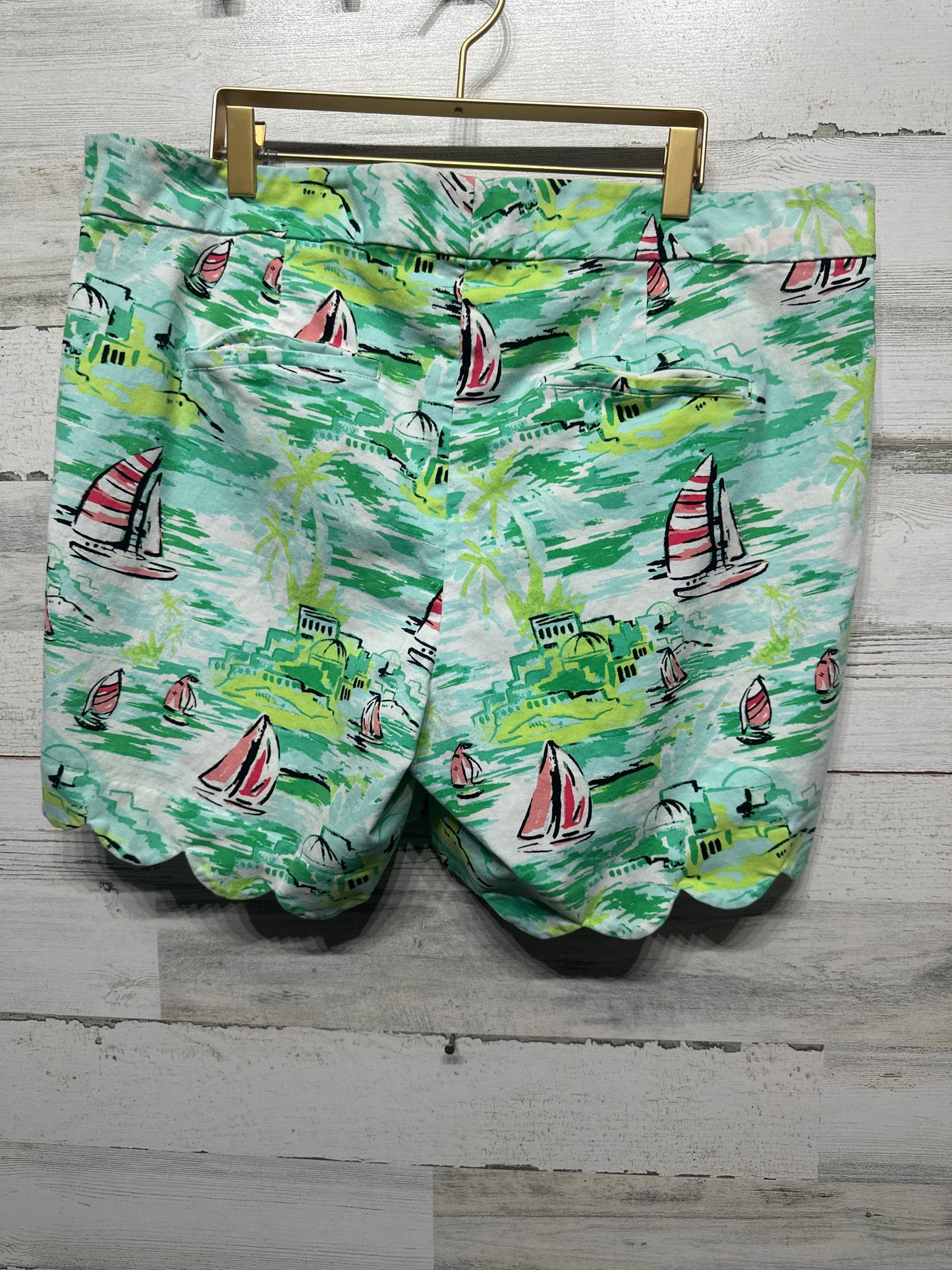 Women’s 16W Crown and Ivy Scalloped Shorts - Good Used Condition