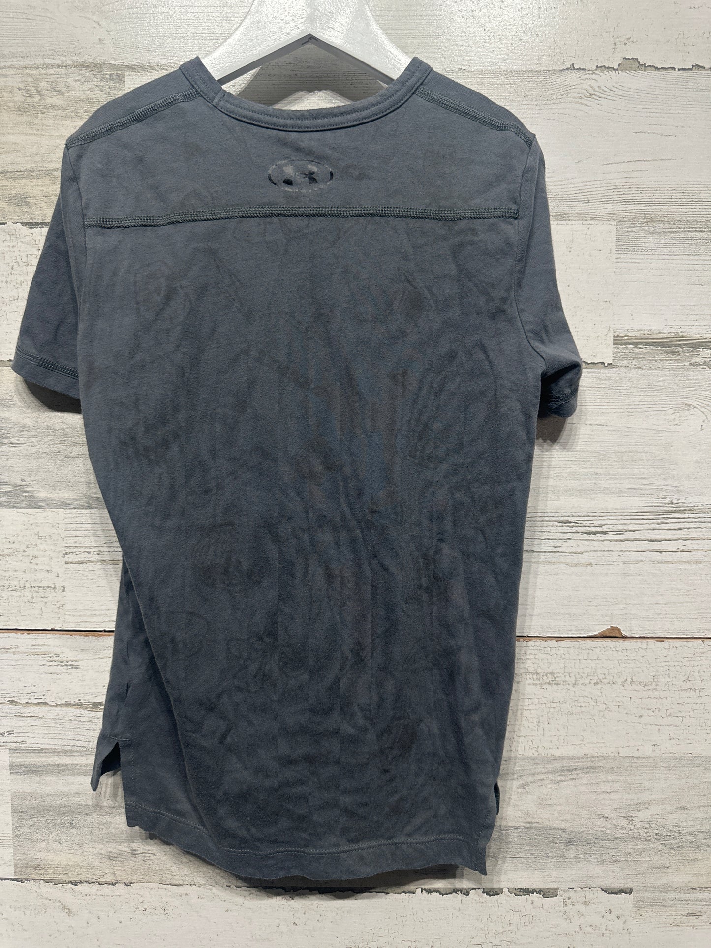Boys Size Small Loose Under Armour Grey Shirt - Good Used Condition
