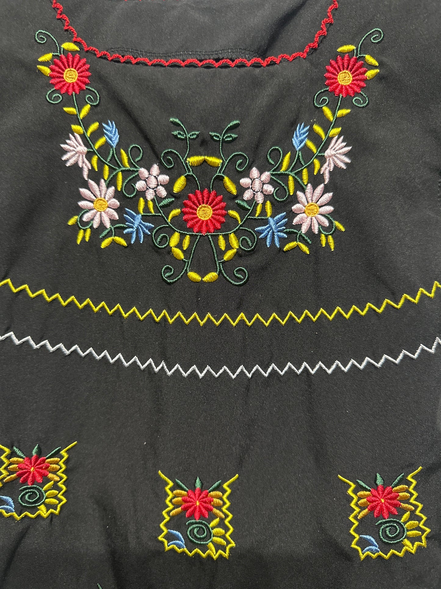 Girls Size Small Embroidered Mexican Heritage Dress - Very Good Used Condition
