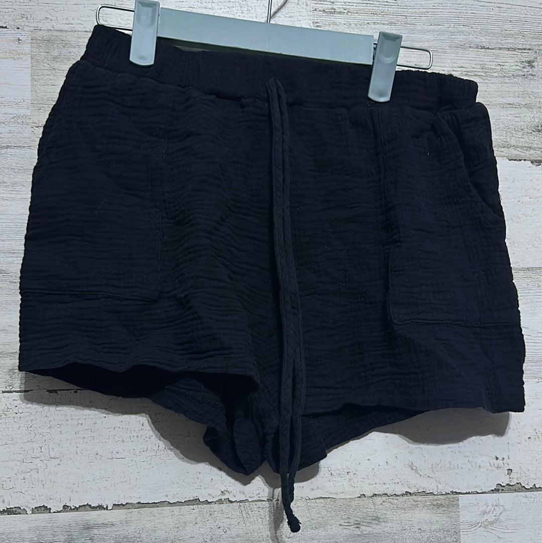 Women’s Size Medium Shein black shorts - good used condition