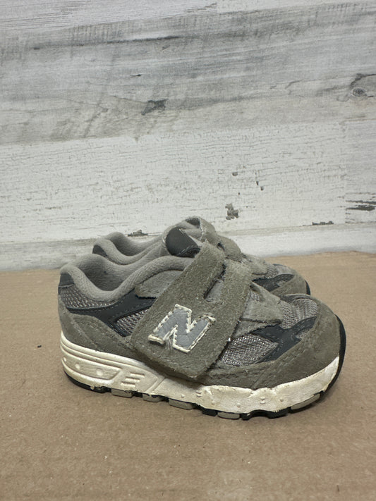 Size 5W (Wide) Toddler New Balance 993 Shoes - Good Used Condition*