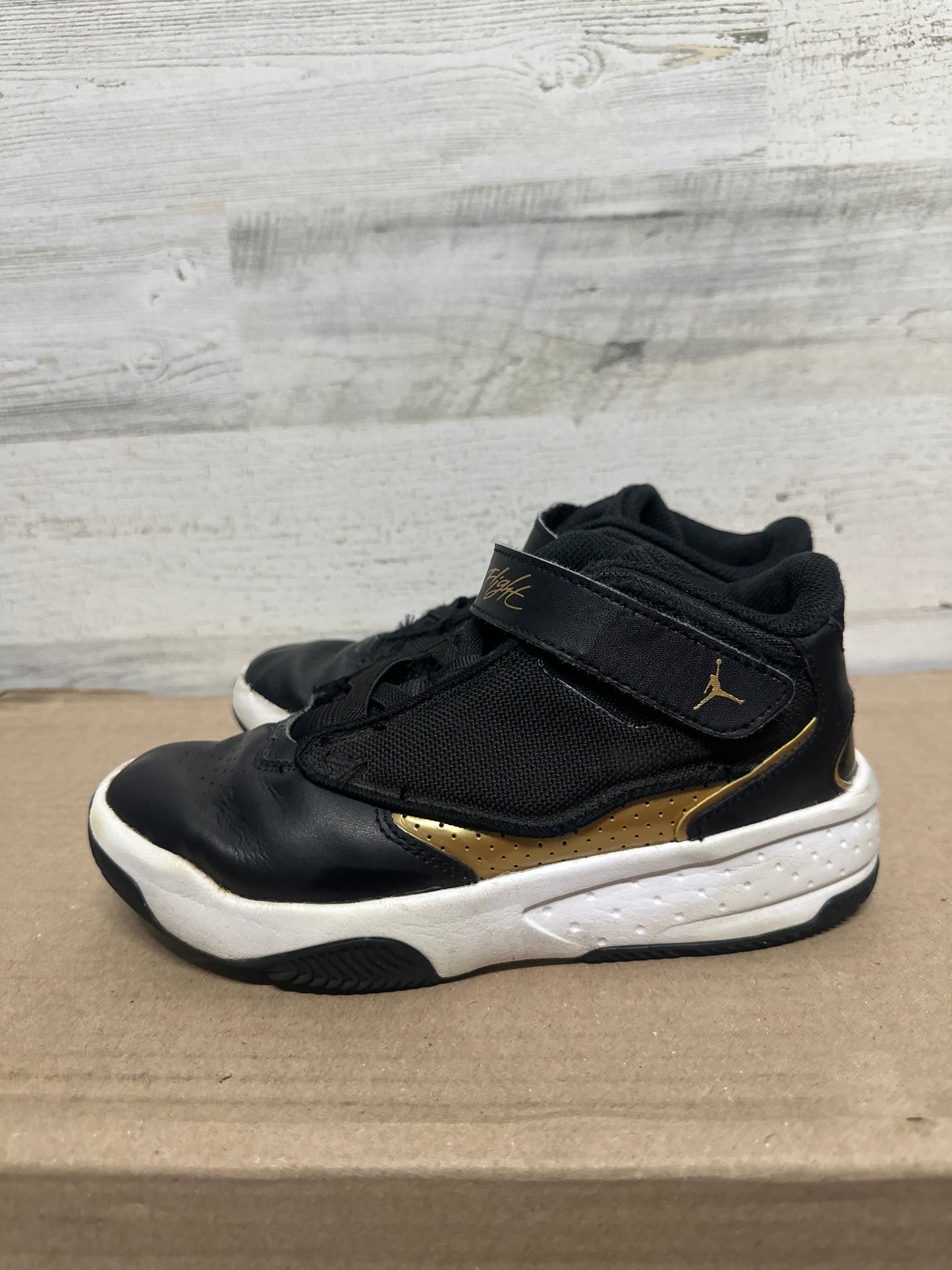 Size 1 (Youth) Jordan Max Aura 4 Black and Gold Shoes - Good Used Condition