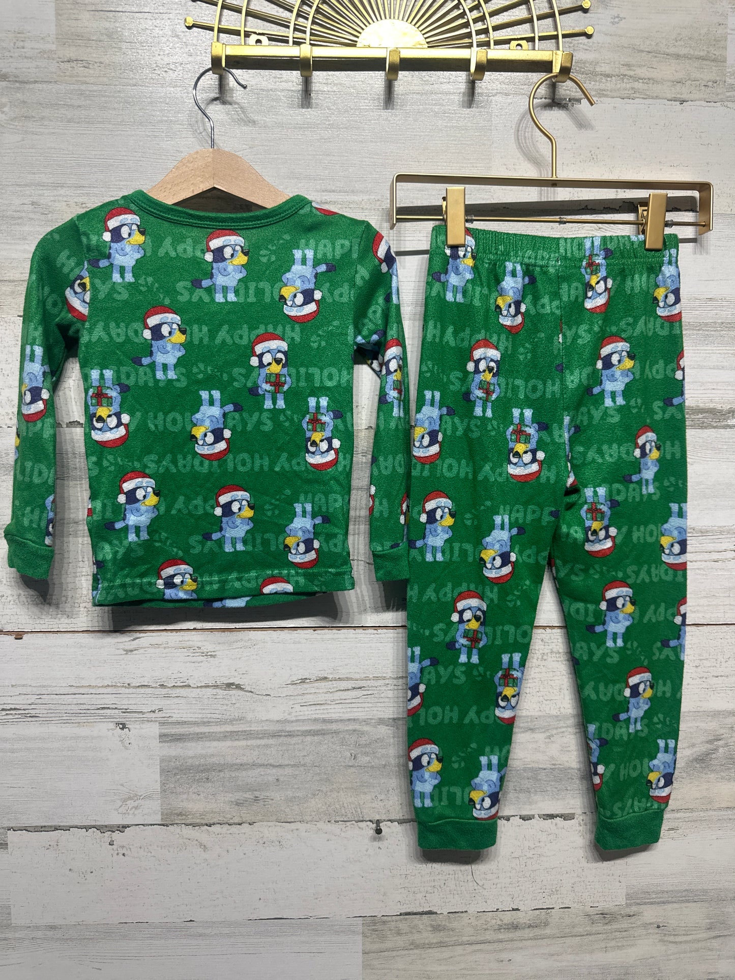 Fits Like Size 4t Bluey Holiday Pajama Set - Good Used Condition