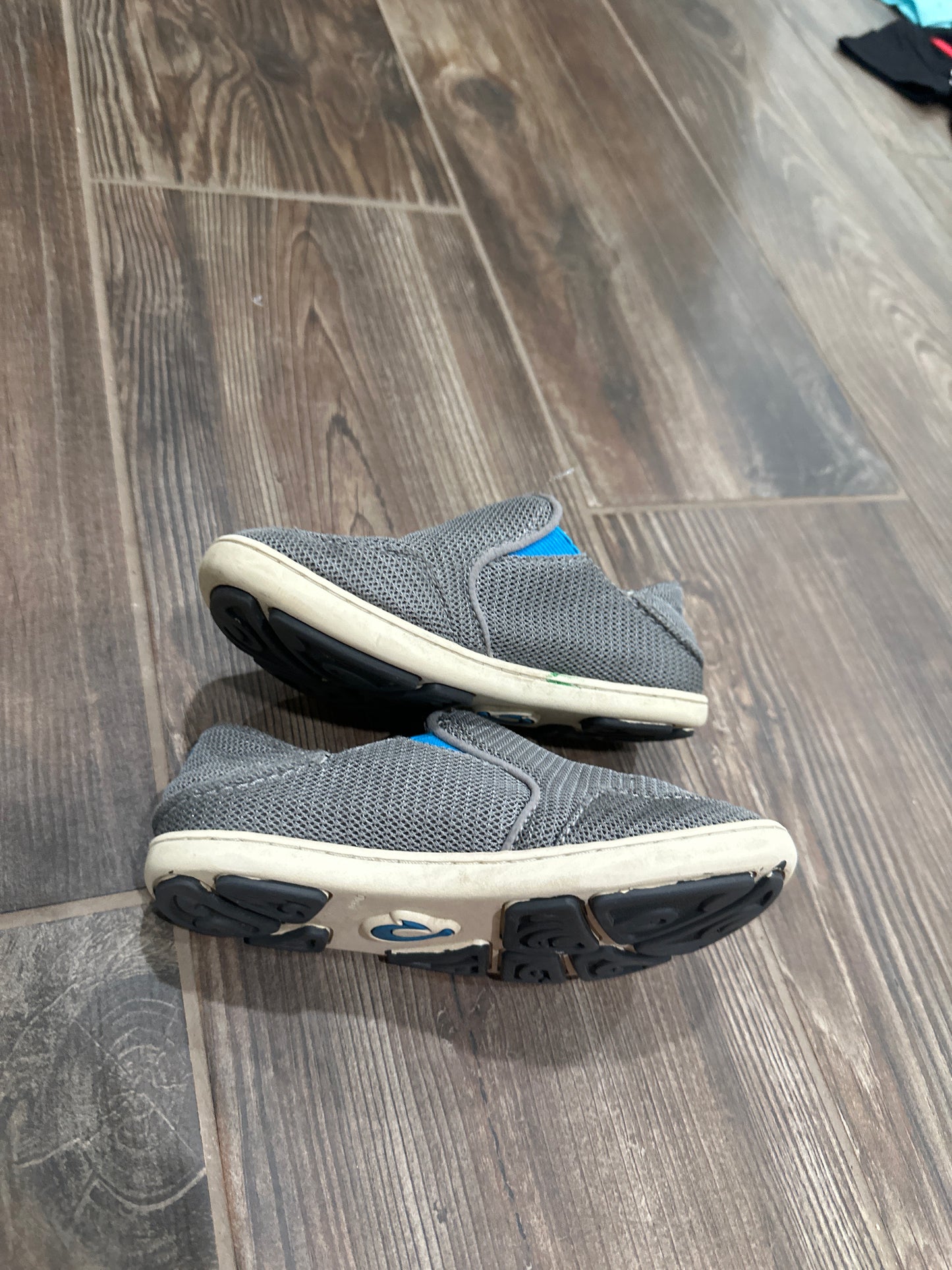 Boys Size 11 Toddler Olukai Grey Slip On Shoes - Play Condition