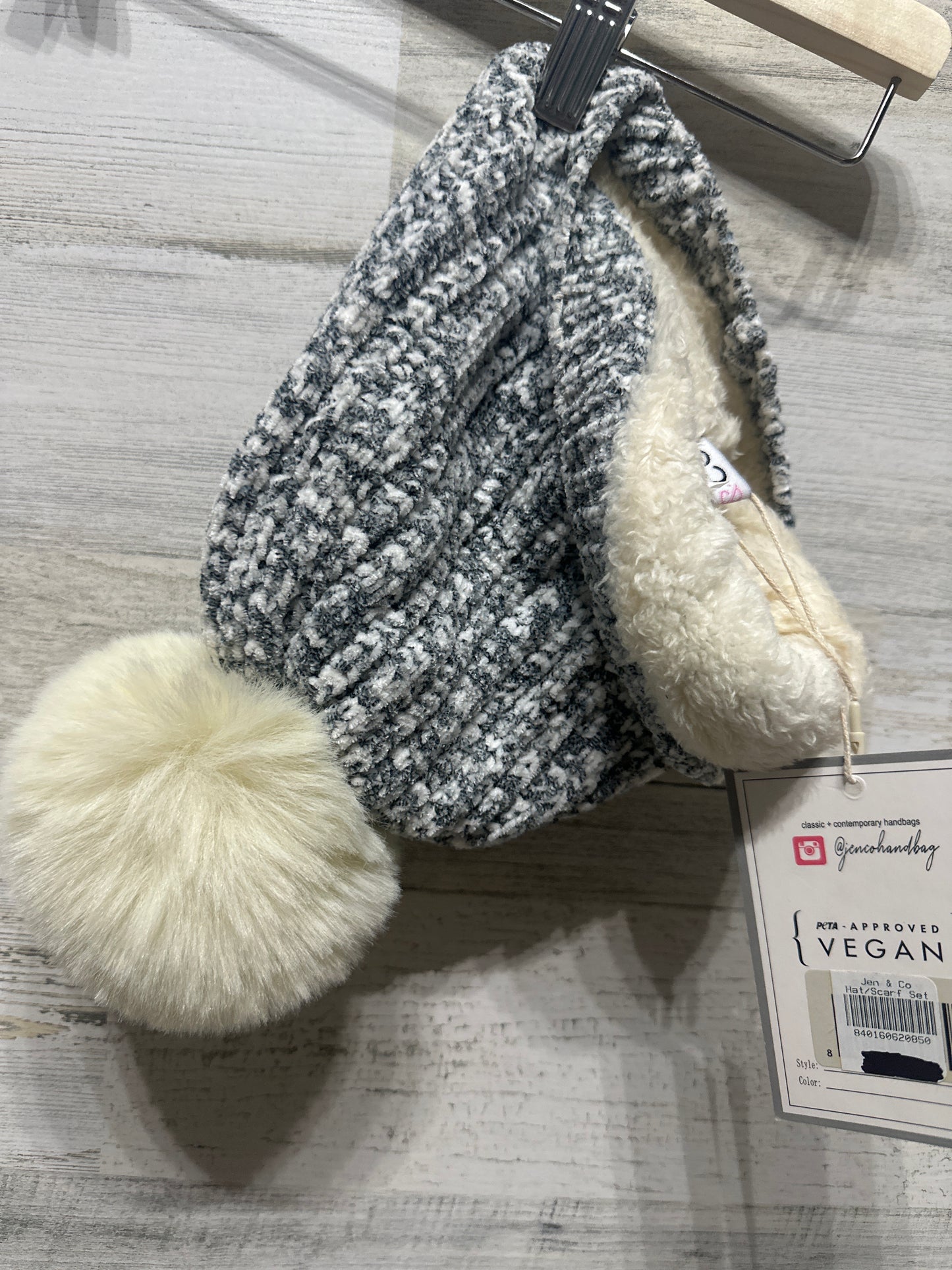 Women’s Jen & Co Grey Fleece Lined Beanie - New With Tags