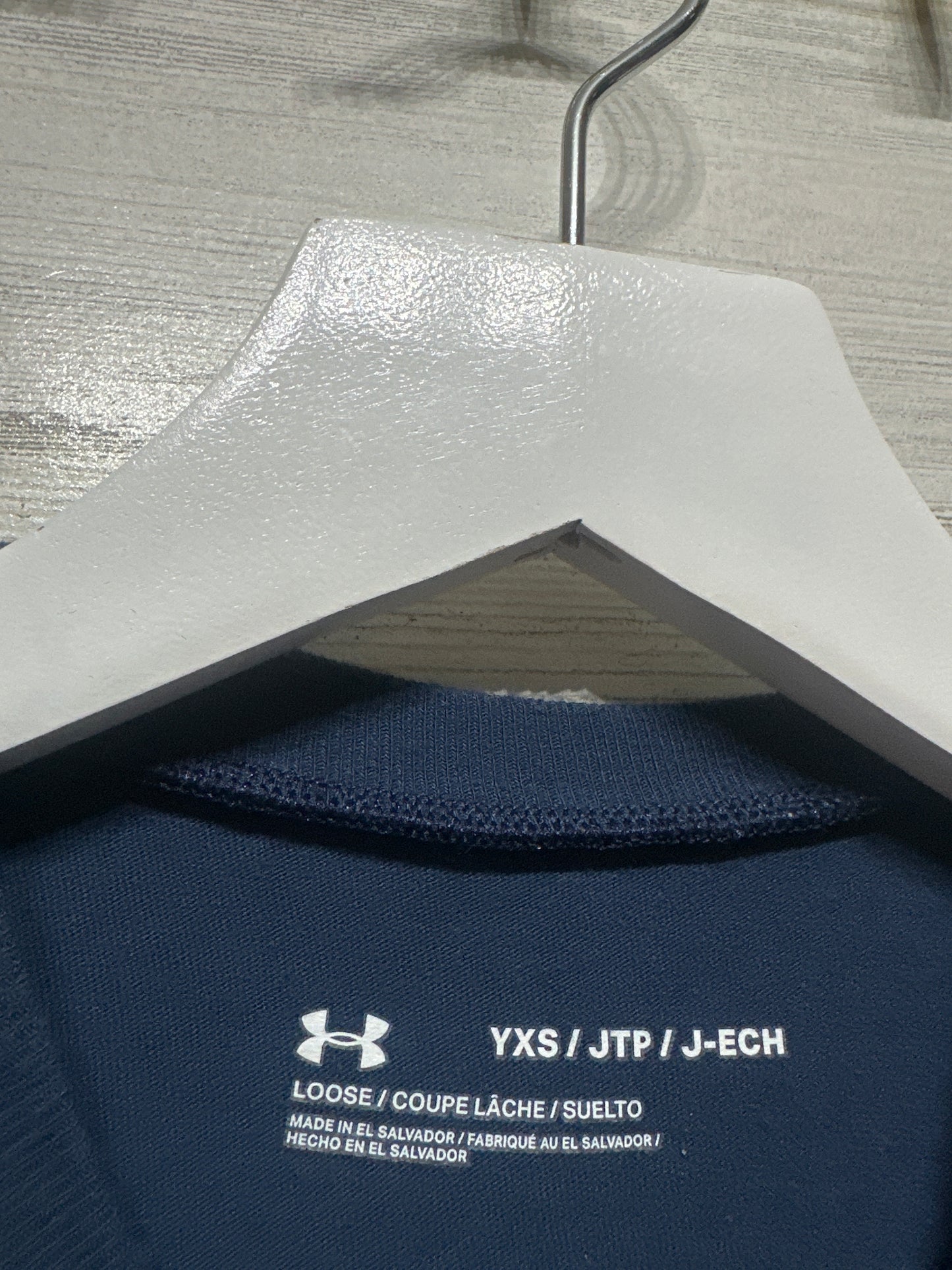 Boys Size XS ( 7 ) Loose Under Armour Freedom Shirt - Very Good Used Condition