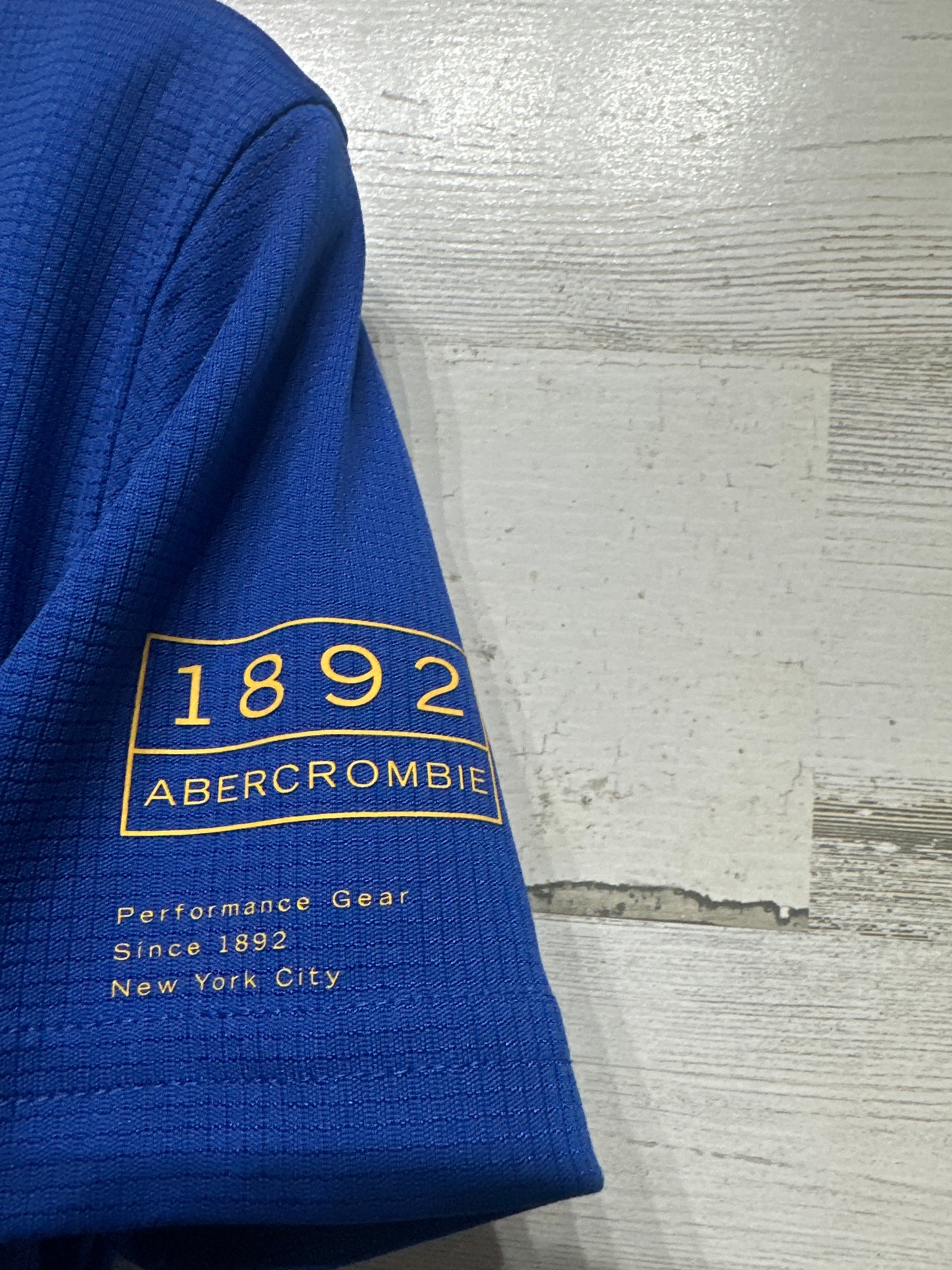 Boys Size 5/6 Abercrombie Kids Performance Gear Shirt - Very Good Used Condition
