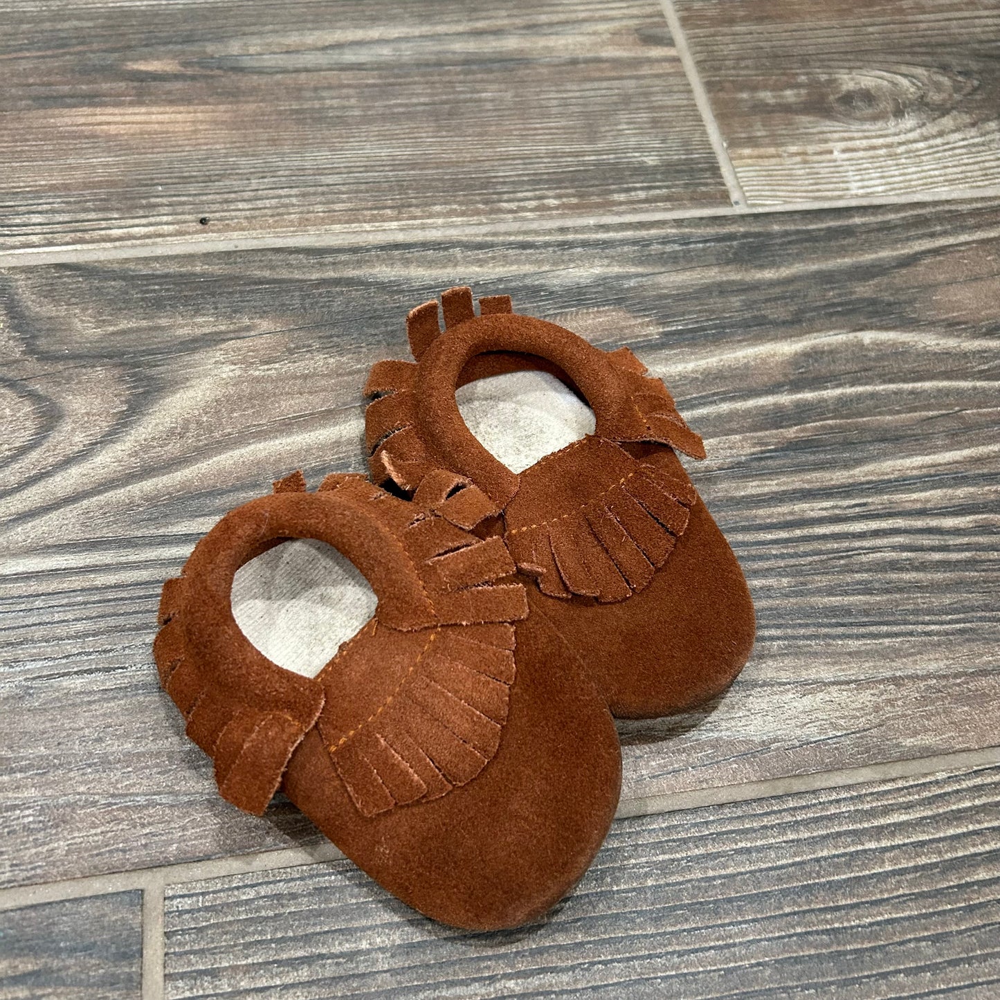Size 6-12m / 3 (Infant) Brown Split Sole Mocs - Good Used Condition