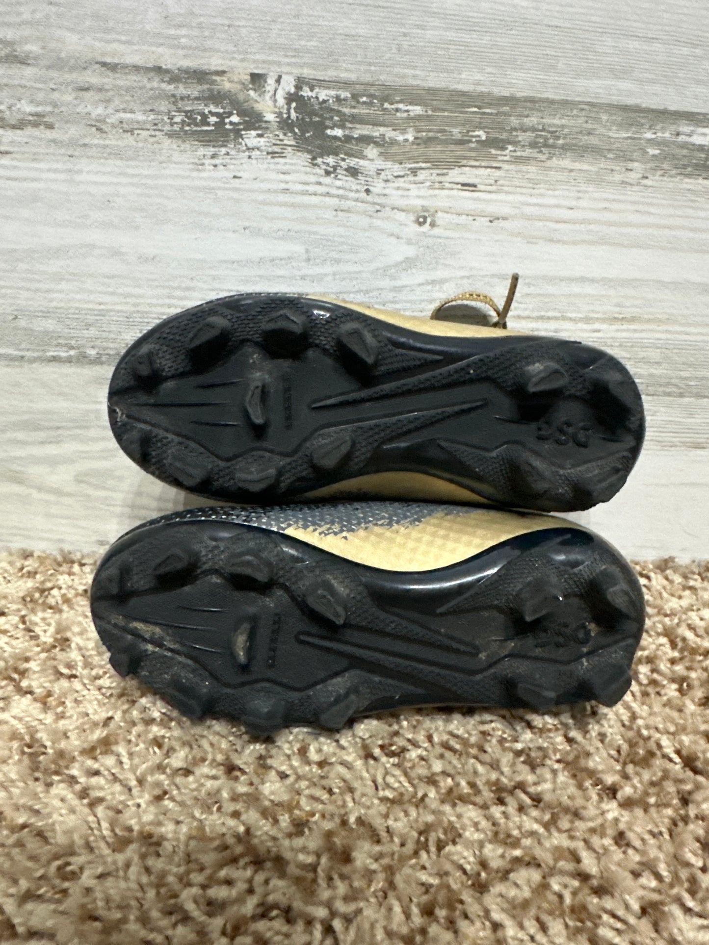 Boys Size 9k Toddler DSG Speed Viper Soccer Cleats - Good Used Condition